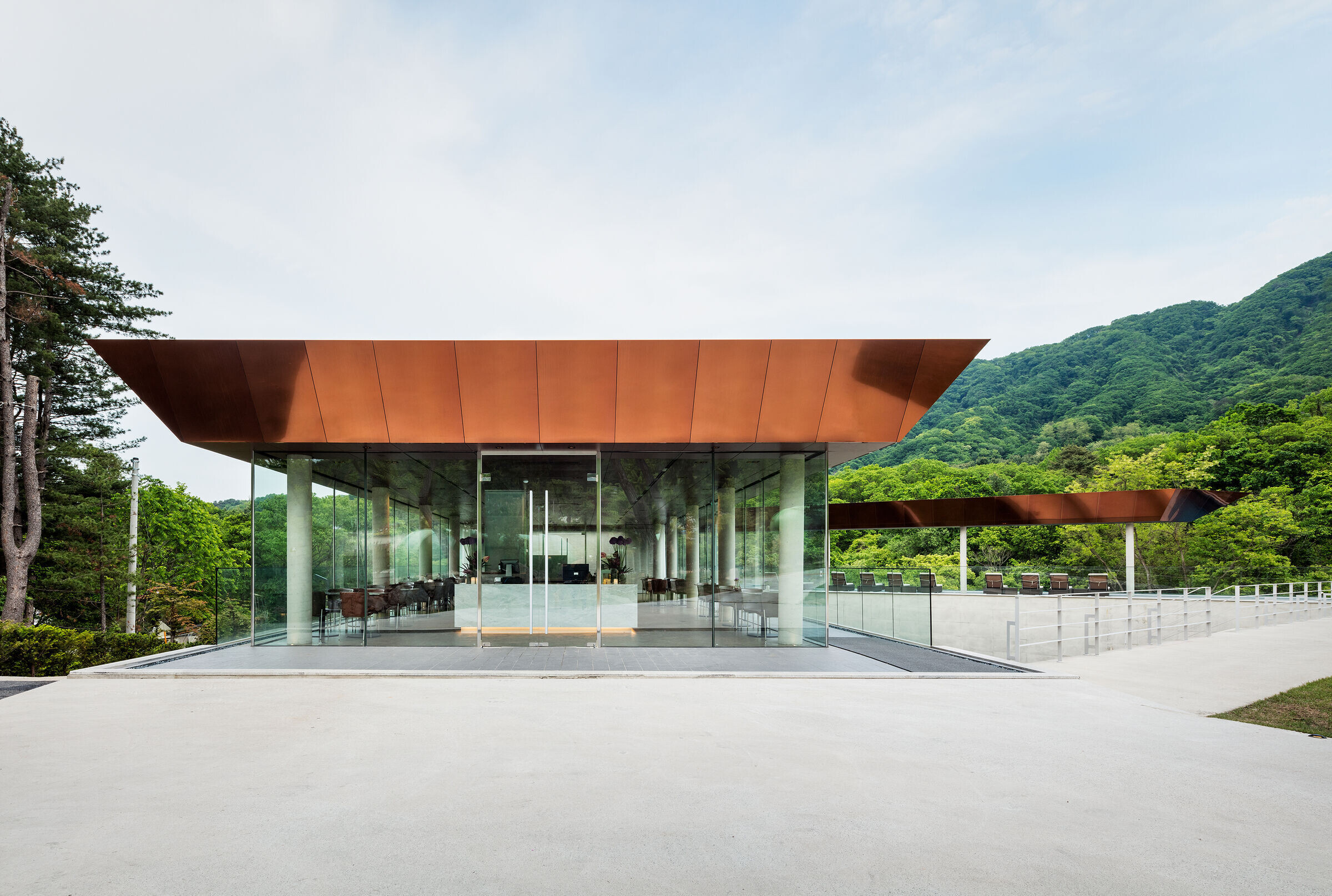 photo_credit Glamtree Resort Within Nature by Archiworkshop - © Kyungsub Shin photo_credit Glamtree Resort Within Nature by Archiworkshop - © Kyungsub Shin