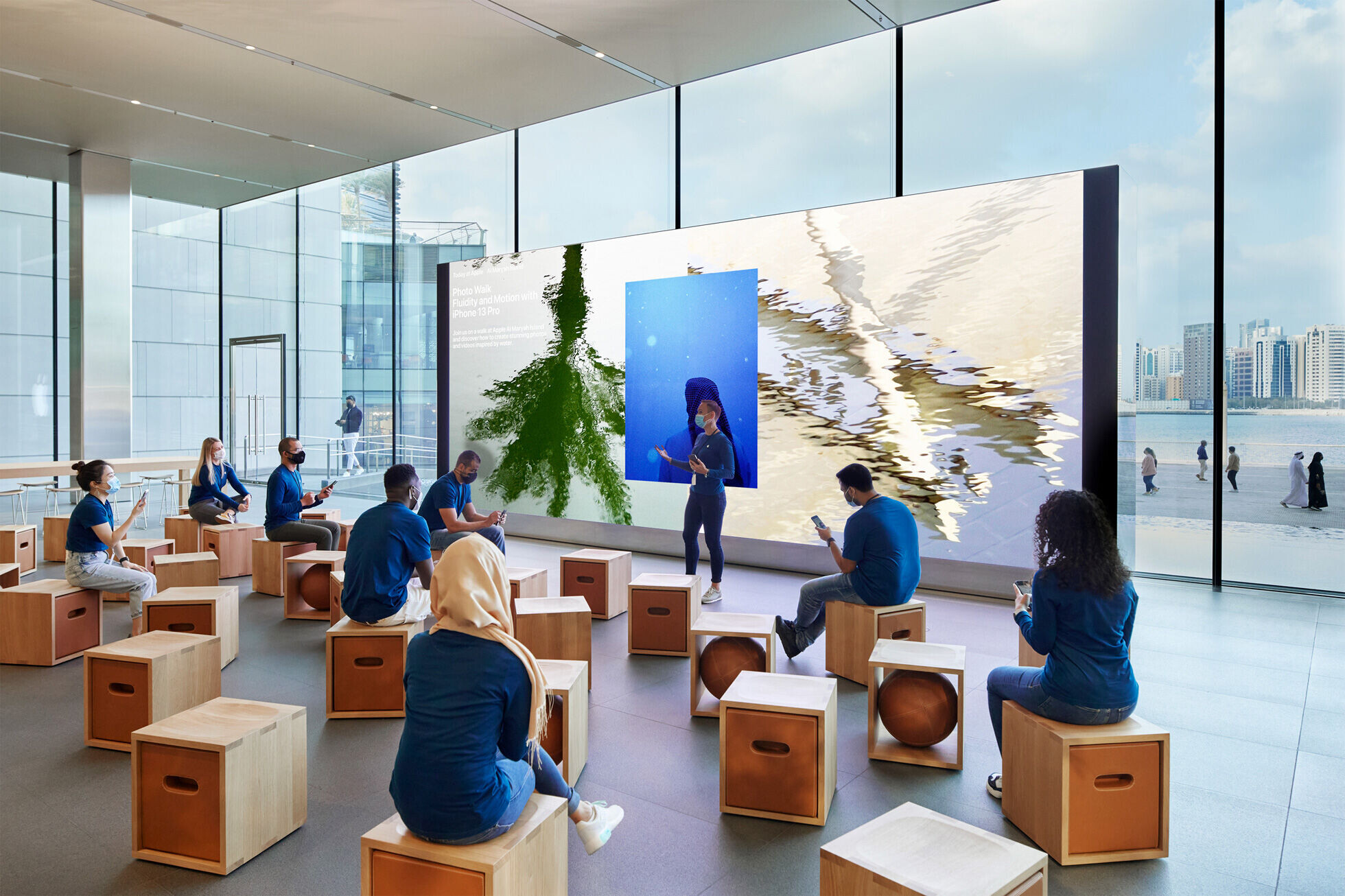 https://archello.com/story/107623/attachments/photos-videos/6 photo_credit Courtesy of Apple
