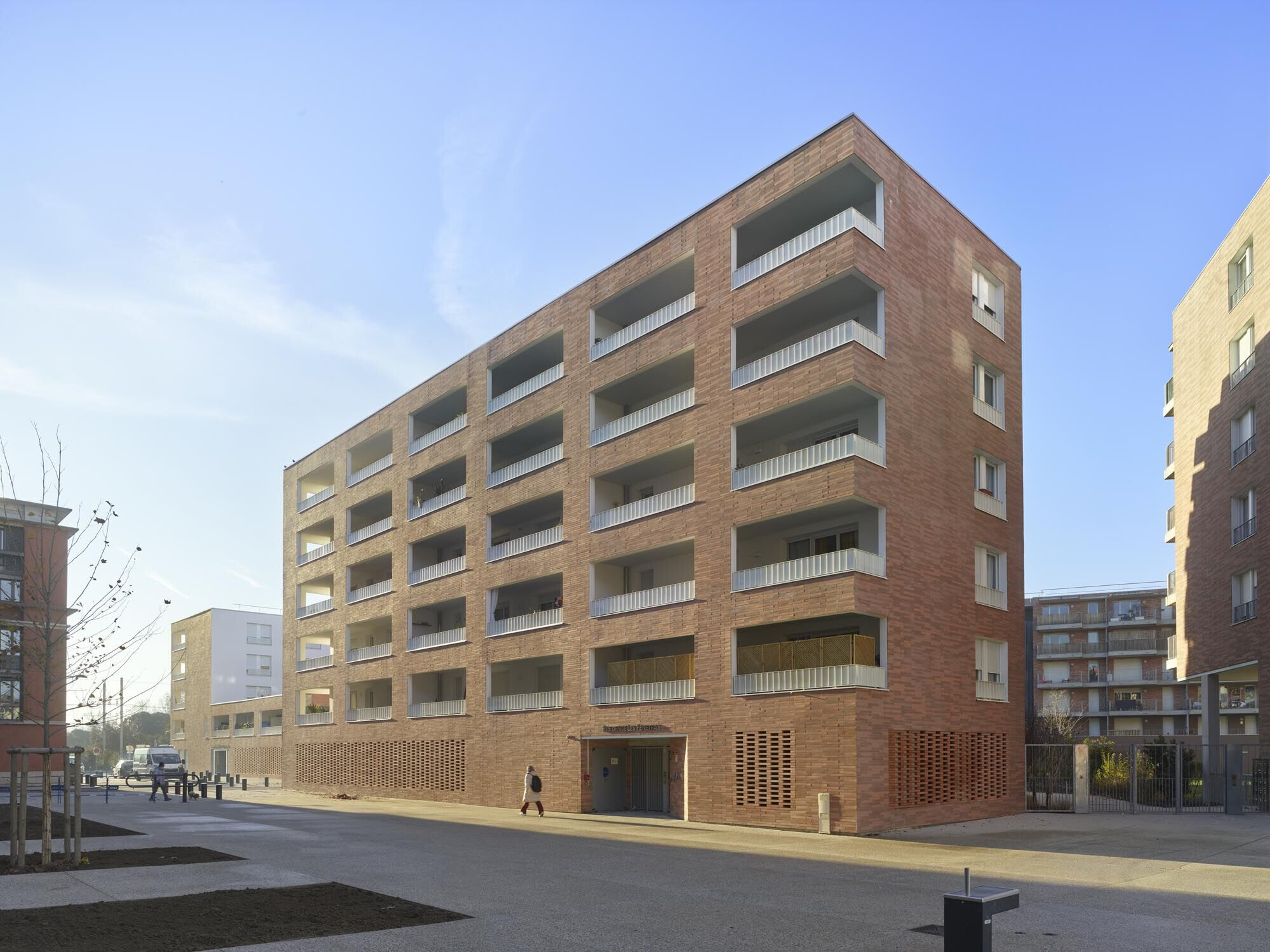 https://archello.com/story/107615/attachments/photos-videos/7 photo_credit Roland Halbe