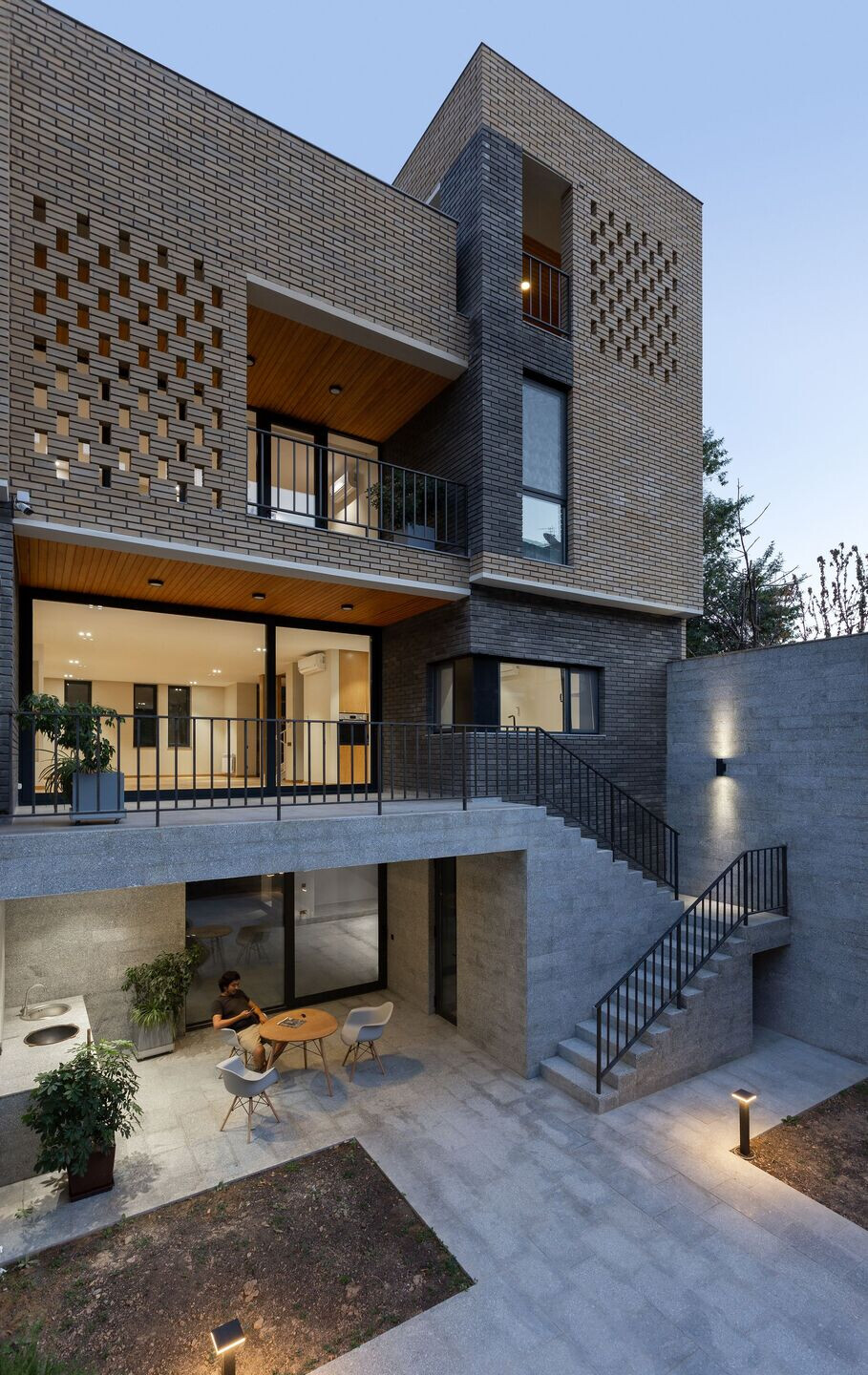 https://archello.com/story/107718/attachments/photos-videos/13 photo_credit Baha Khakimov