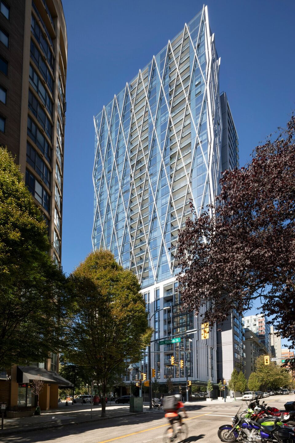 https://archello.com/story/107894/attachments/photos-videos/17 photo_credit Ema Peter