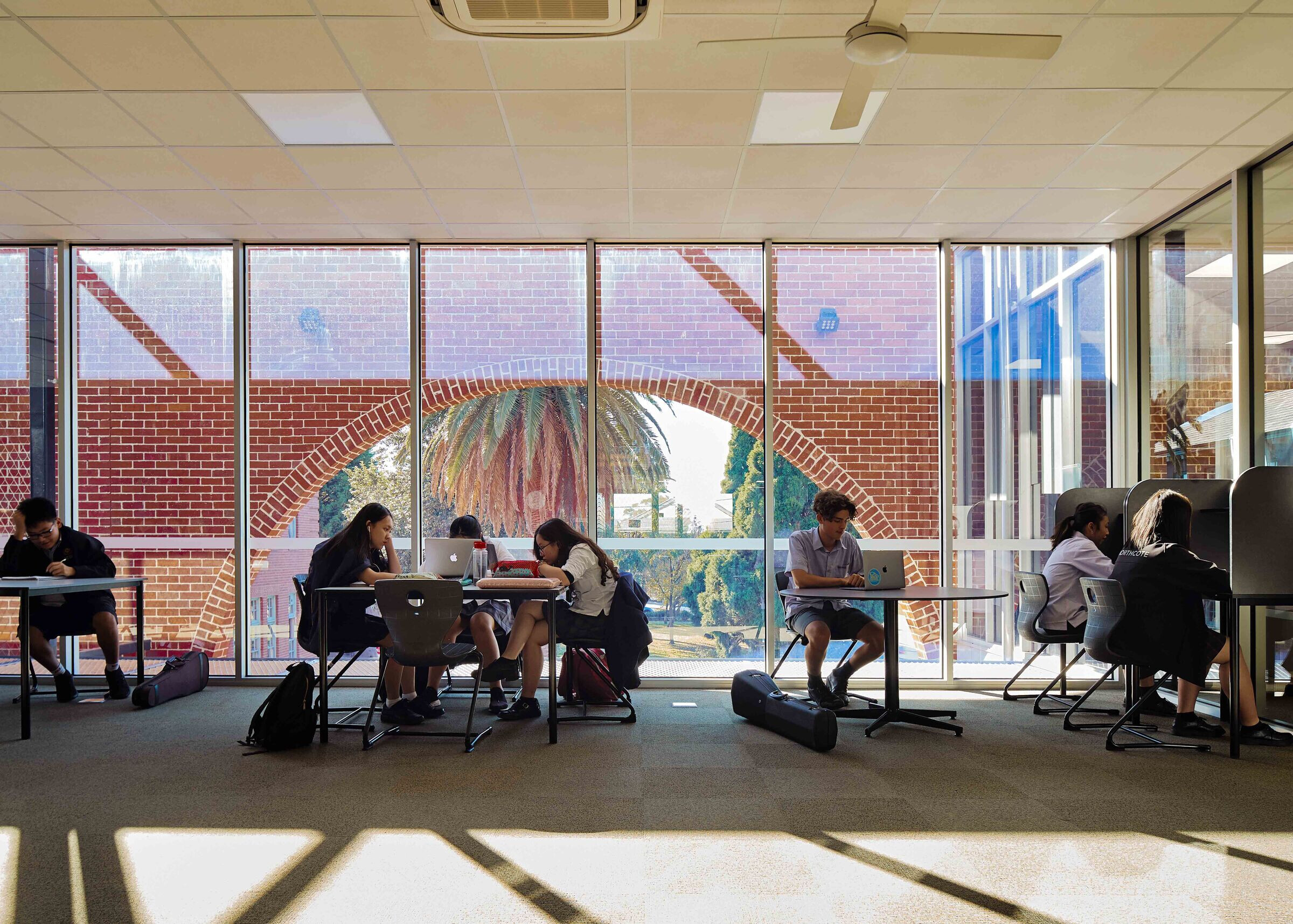 https://archello.com/story/108108/attachments/photos-videos/7 photo_credit Peter Bennetts