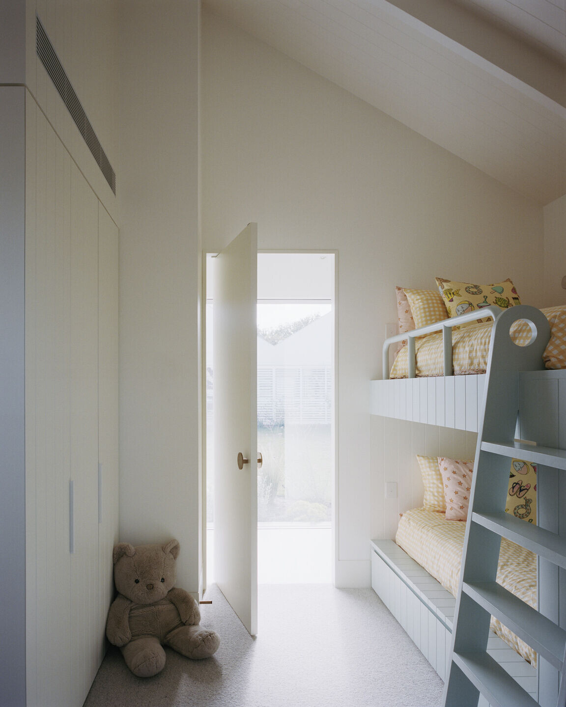 https://archello.com/story/108261/attachments/photos-videos/22 photo_credit Rory Gardiner