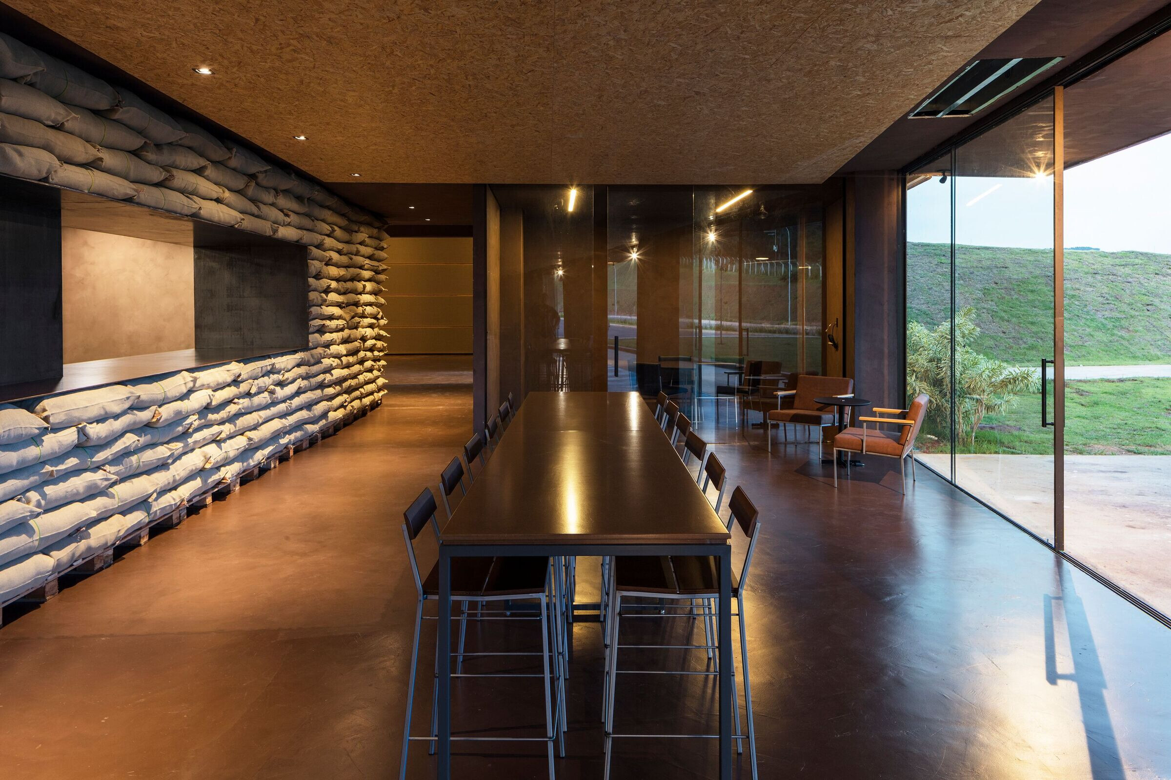 https://archello.com/story/108547/attachments/photos-videos/5 photo_credit Leonardo Finotti