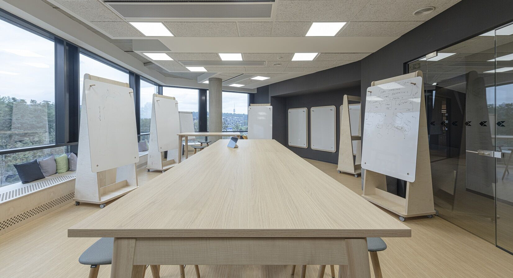 https://archello.com/story/108823/attachments/photos-videos/6 photo_credit Alexander Dobrovodský