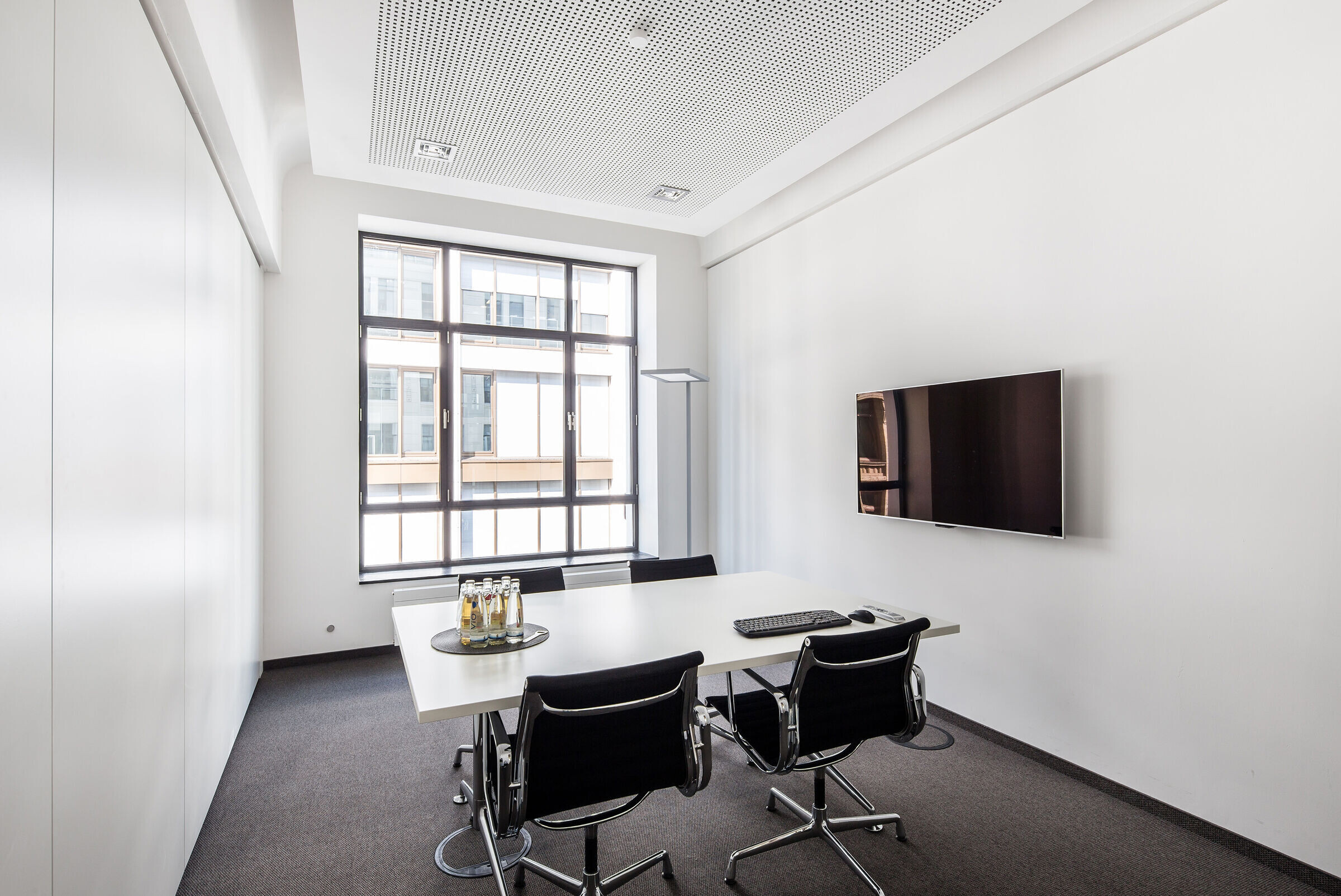 https://archello.com/story/108846/attachments/photos-videos/6 photo_credit © René Sievert Hamburg / Schüco Stahlsysteme Jansen