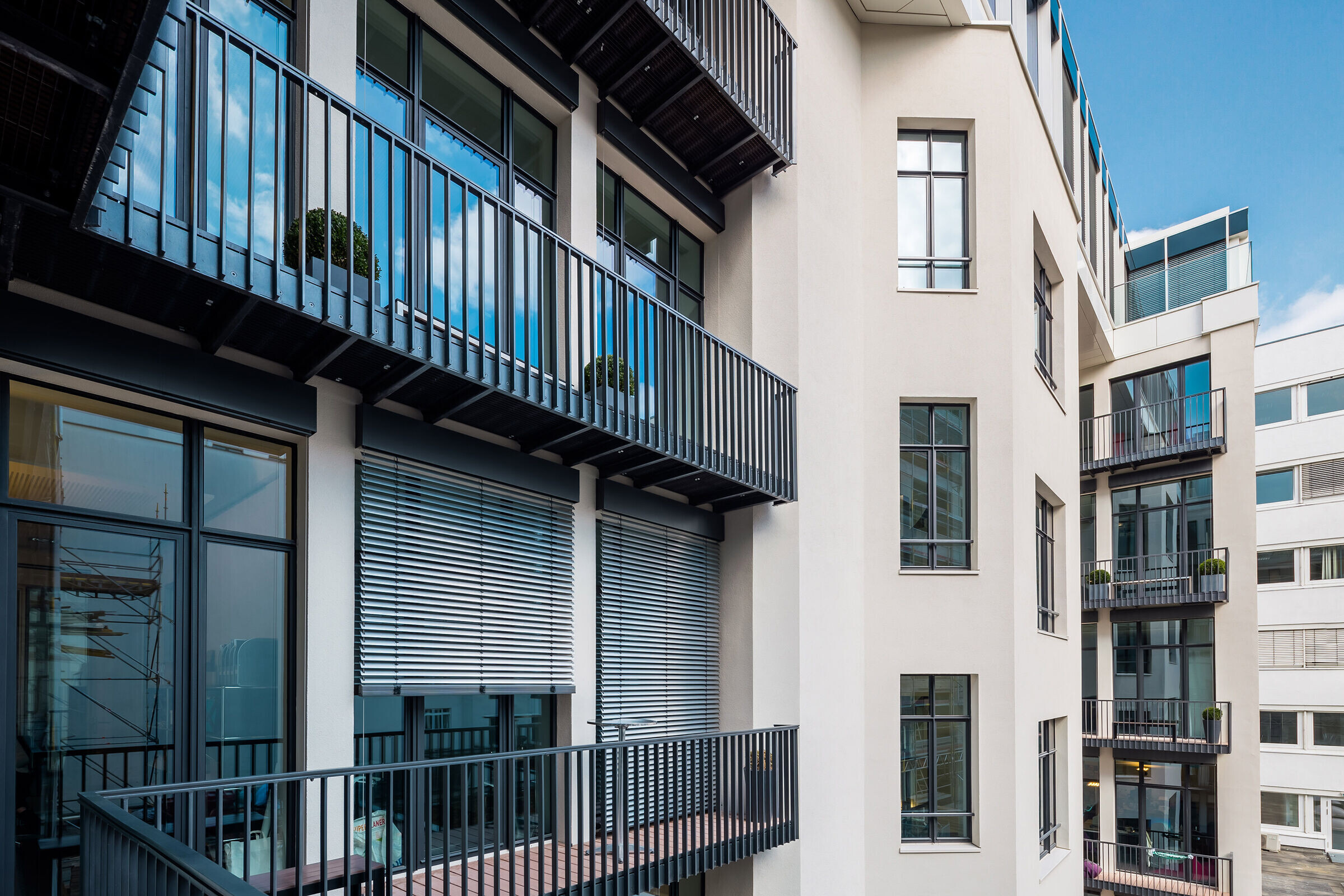 https://archello.com/story/108846/attachments/photos-videos/4 photo_credit © René Sievert Hamburg / Schüco Stahlsysteme Jansen