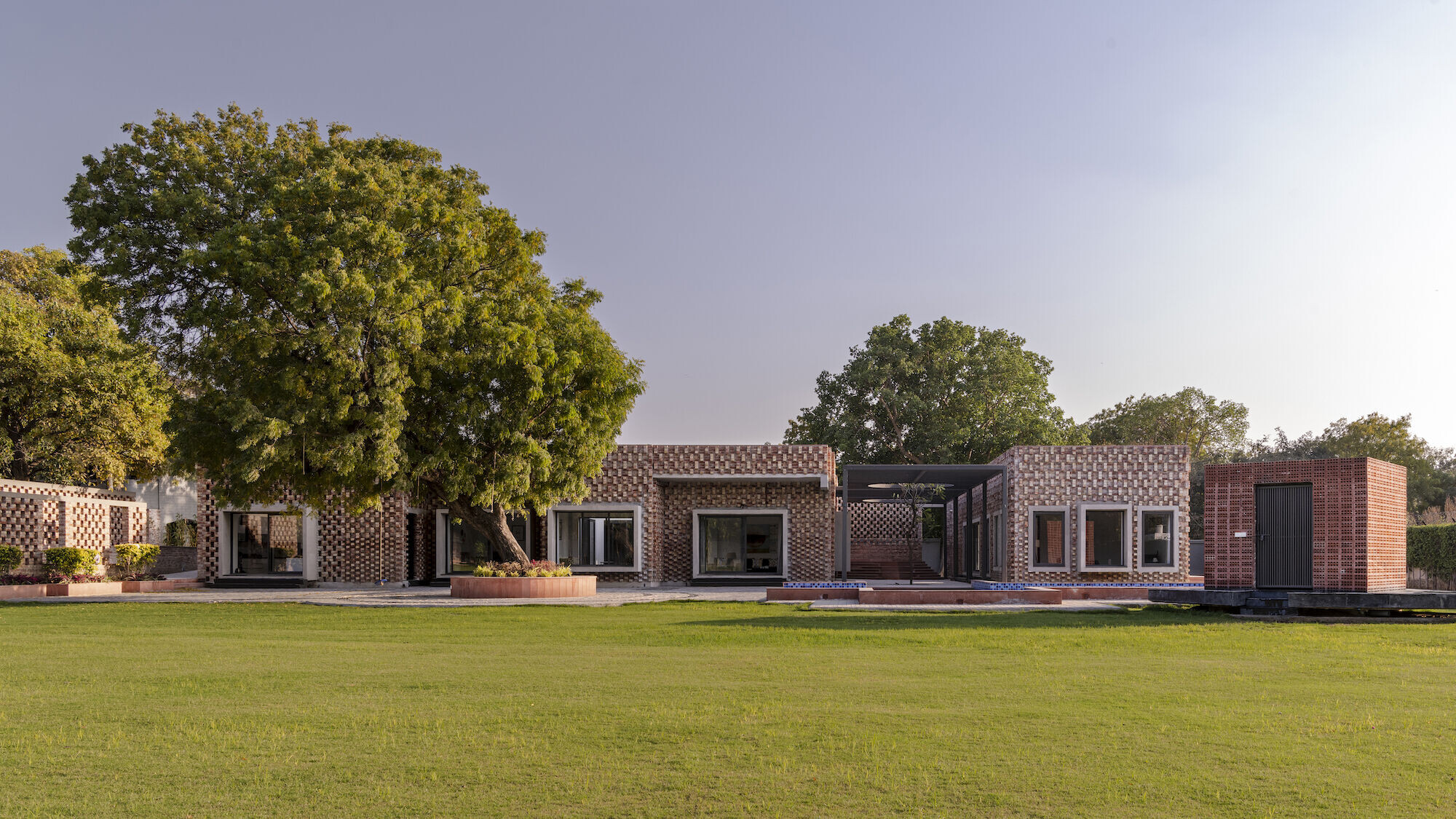 https://archello.com/story/109039/attachments/photos-videos/3 photo_credit Suryan//Dang
