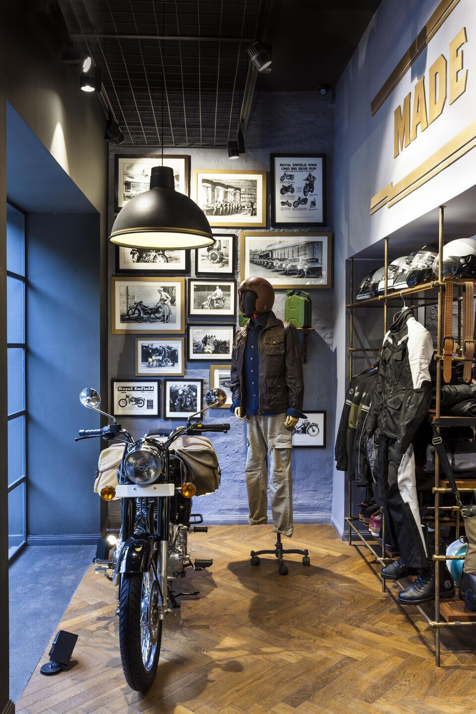 https://archello.com/story/109063/attachments/photos-videos/4 photo_credit ROYAL ENFIELD STORE, KHAN MARKET