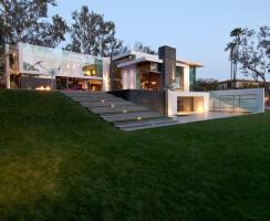 Summit House Beverly Hills modern mansion backyard exterior entertainment area & pool terrace