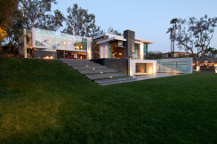 Summit House Beverly Hills modern mansion backyard exterior entertainment area & pool terrace