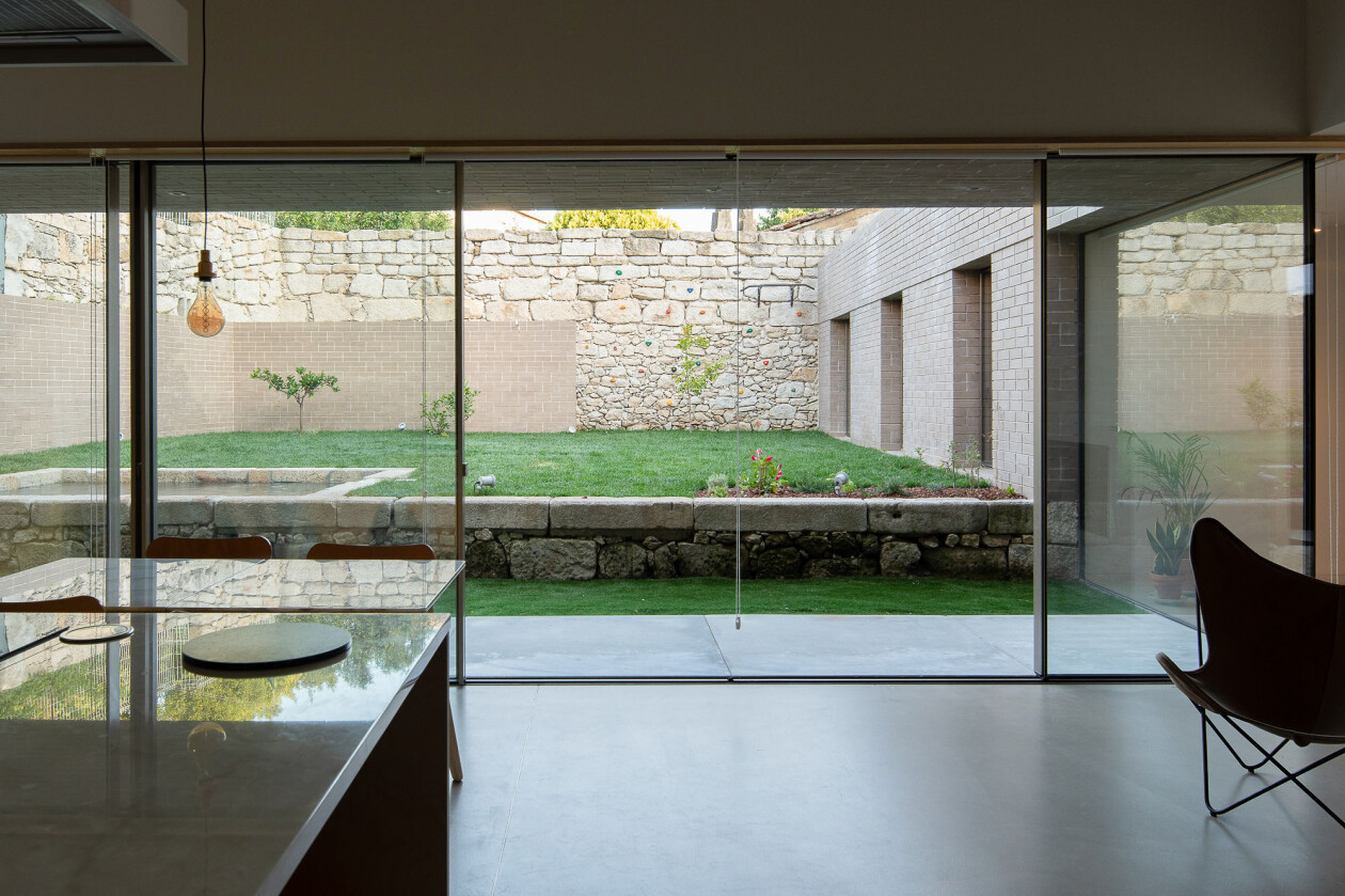 Porto house by WeStudio demonstrates the spatial potential of the ‘L-shaped’ courtyard