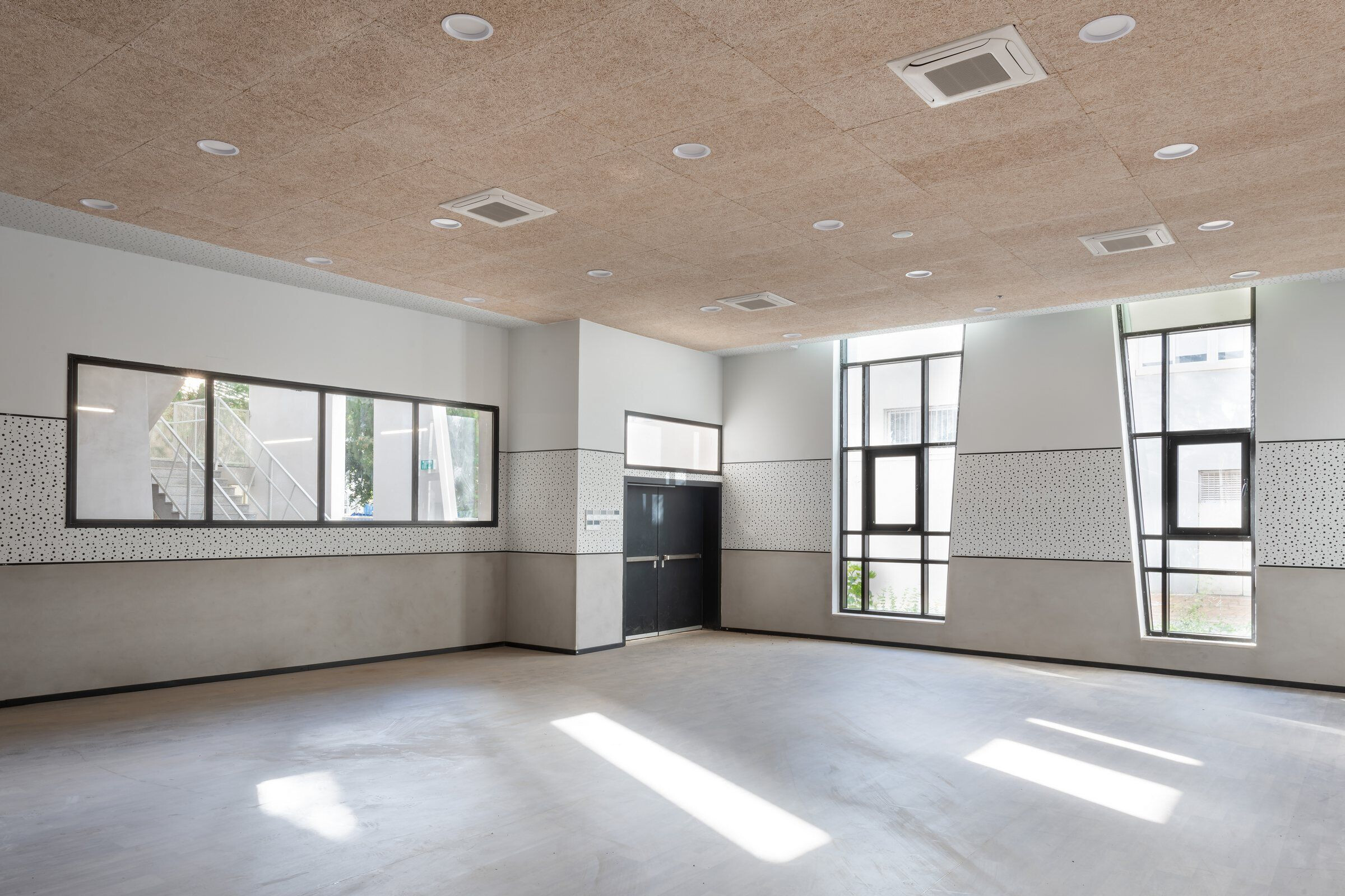 https://archello.com/story/109613/attachments/photos-videos/12 photo_credit Amit Gosher