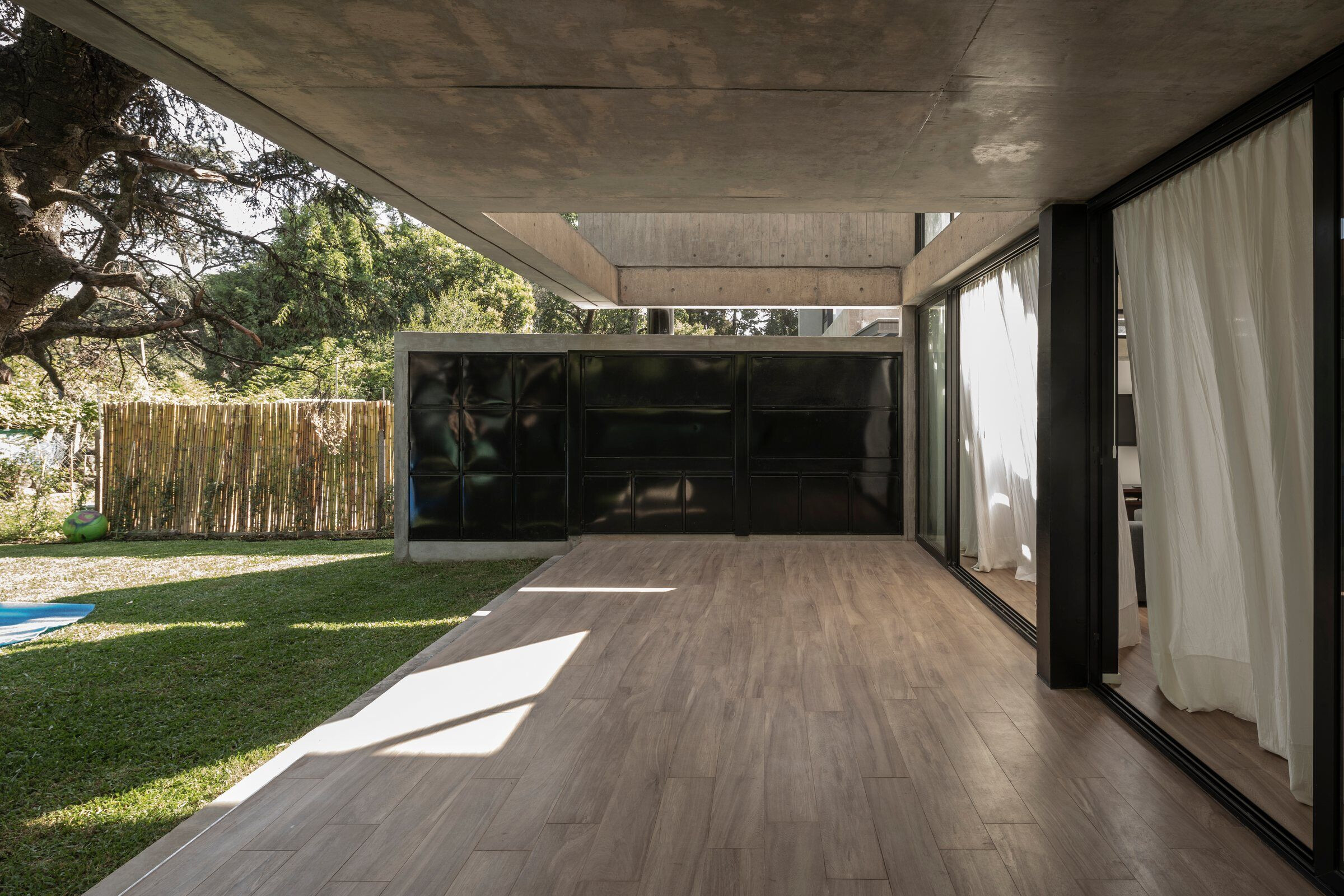 https://archello.com/story/109829/attachments/photos-videos/15 photo_credit Bruto Studio