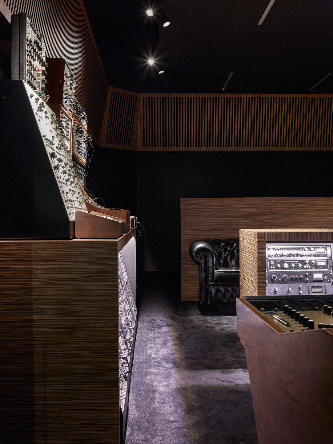 https://archello.com/story/109847/attachments/photos-videos/4 photo_credit Jean-Pierre Gabriel