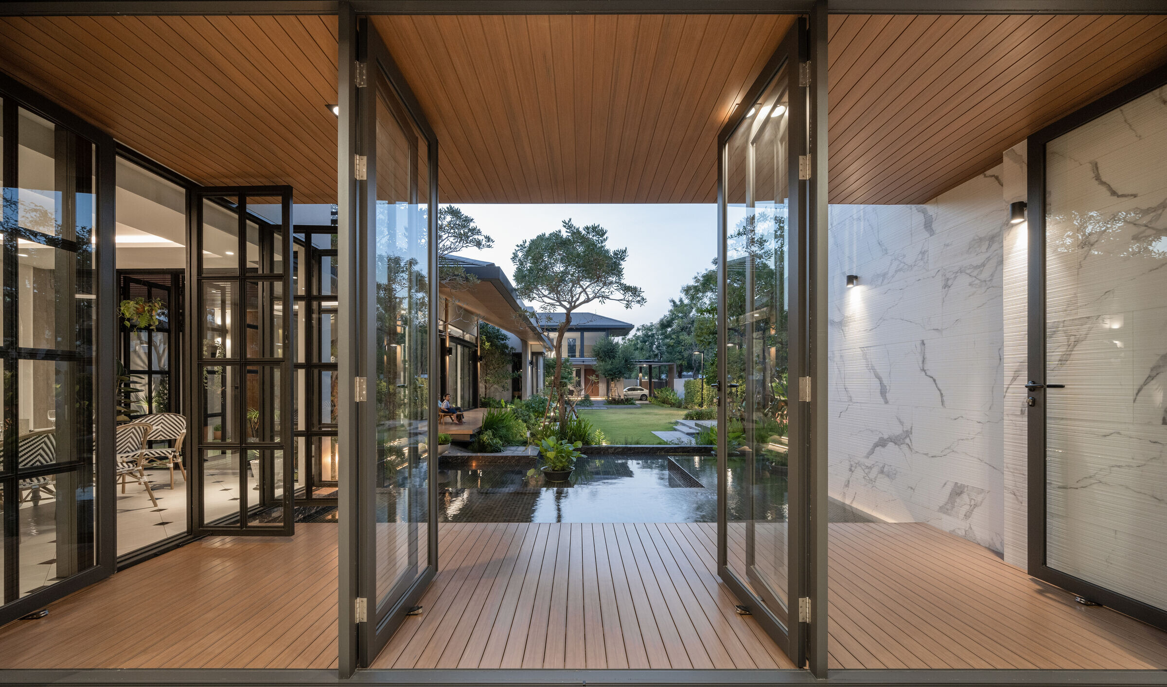https://archello.com/story/109887/attachments/photos-videos/19 photo_credit Rungkit Charoenwat