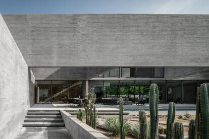 Material and structural capacity of concrete defines the design of Casa de Alisa