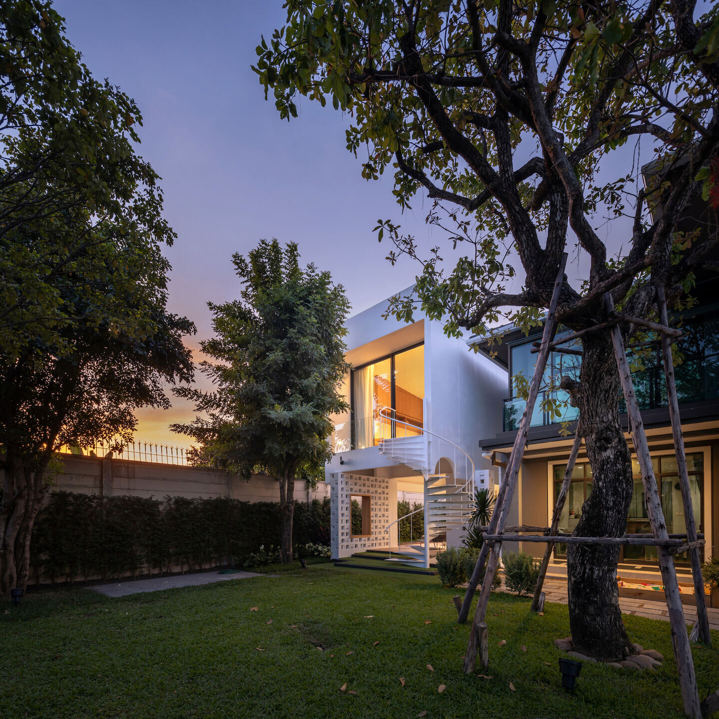 https://archello.com/story/110069/attachments/photos-videos/14 photo_credit Ketsiree Wongwan