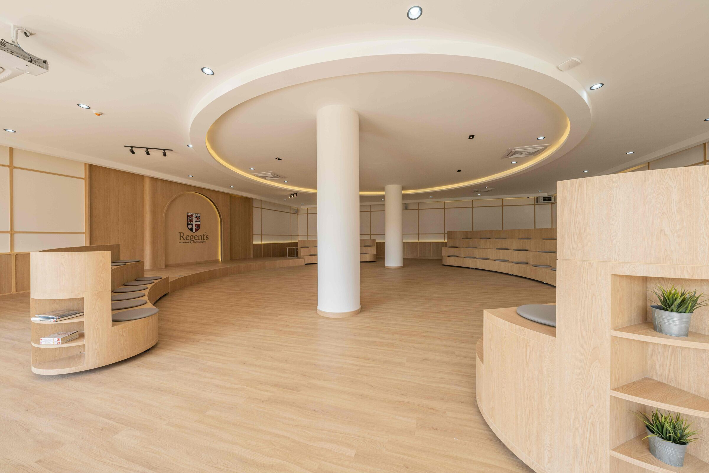 https://archello.com/story/110088/attachments/photos-videos/5 photo_credit Piwat Shevakittikun