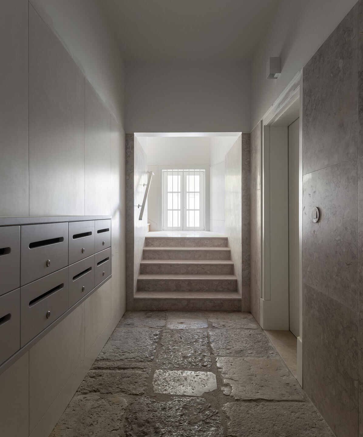 https://archello.com/story/110497/attachments/photos-videos/5 photo_credit FG+SG - Fernando Guerra, Sérgio Guerra