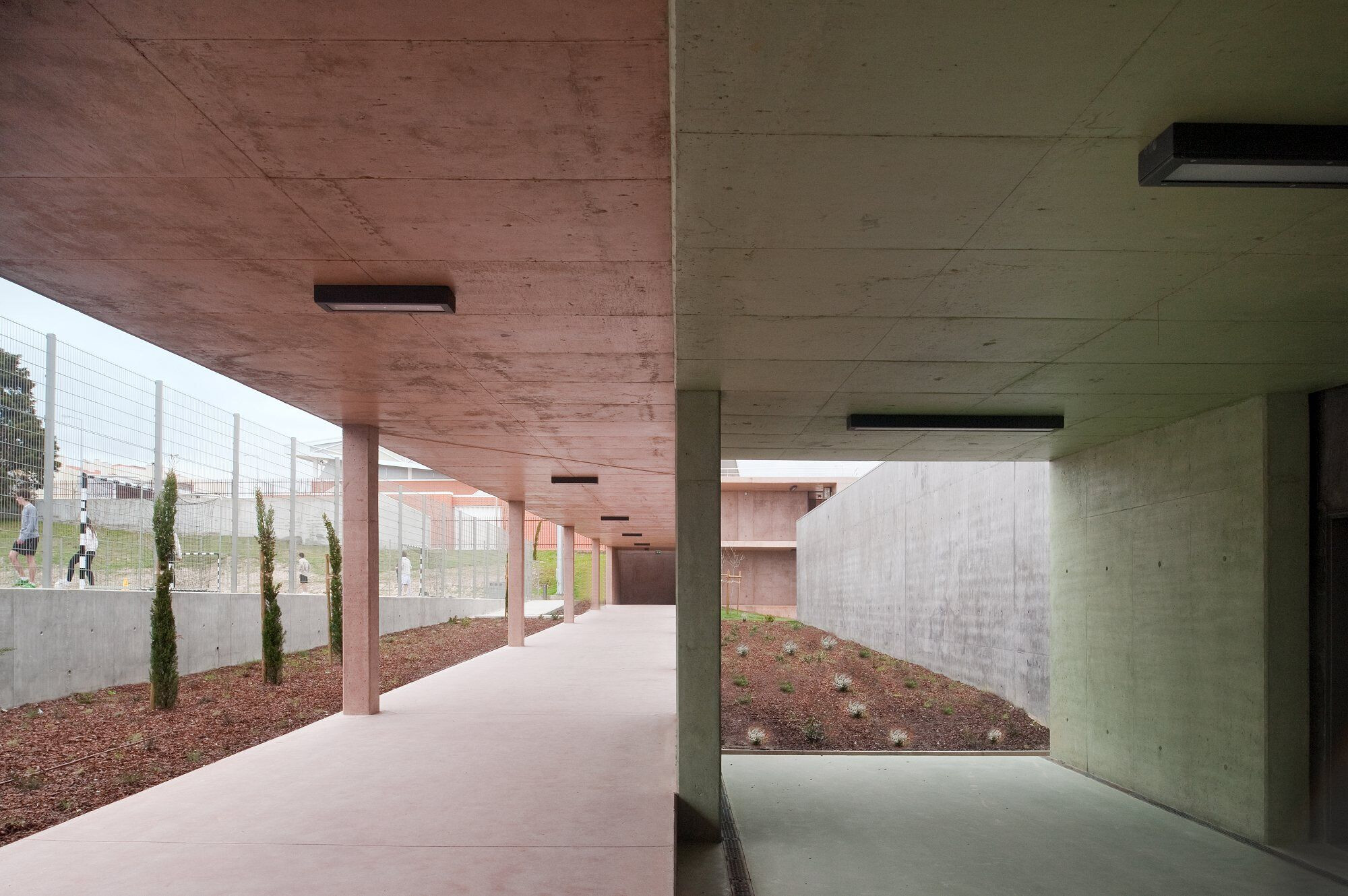 https://archello.com/story/110472/attachments/photos-videos/14 photo_credit FG+SG - Fernando Guerra, Sérgio Guerra