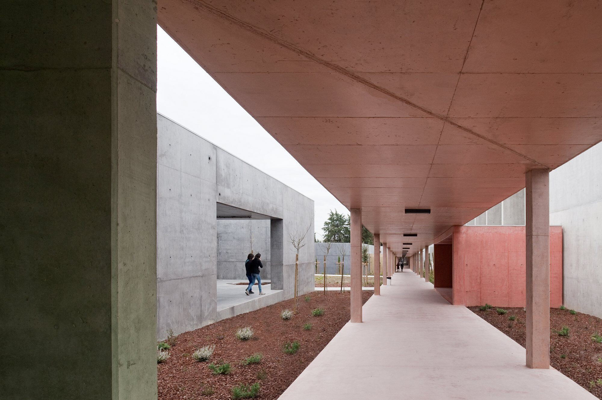 https://archello.com/story/110472/attachments/photos-videos/17 photo_credit FG+SG - Fernando Guerra, Sérgio Guerra