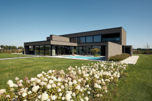 Villa J-M