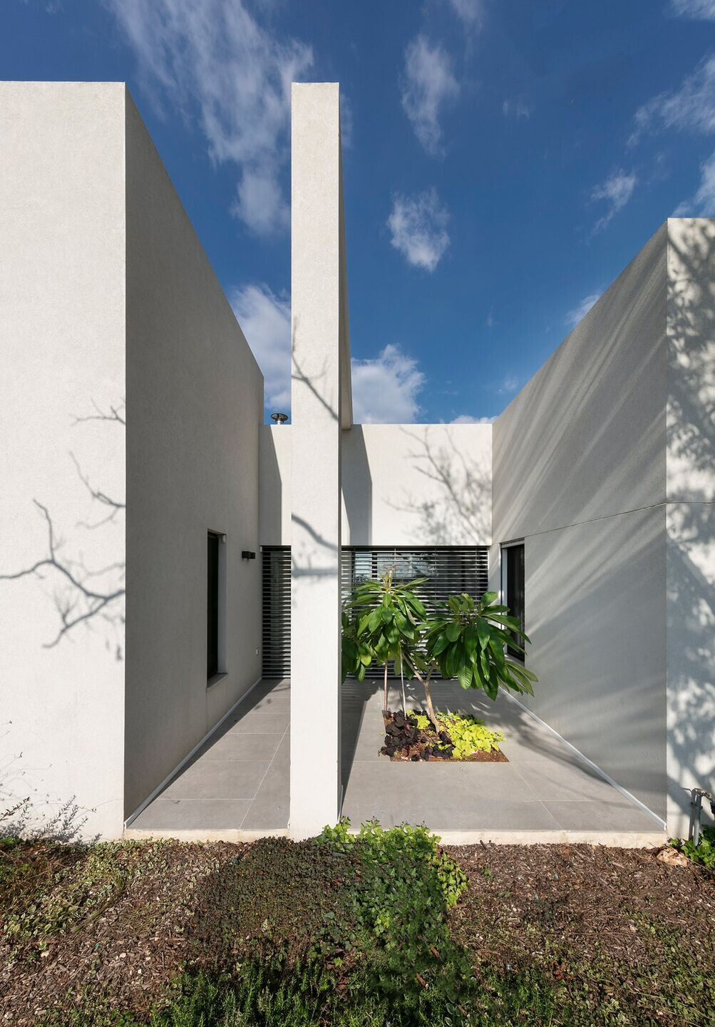 https://archello.com/story/110533/attachments/photos-videos/8 photo_credit Elad Gonen