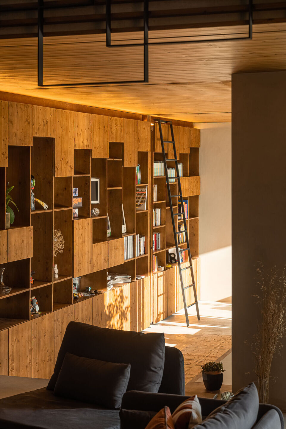 https://archello.com/story/110600/attachments/photos-videos/21 photo_credit Ivo Tavares Studio