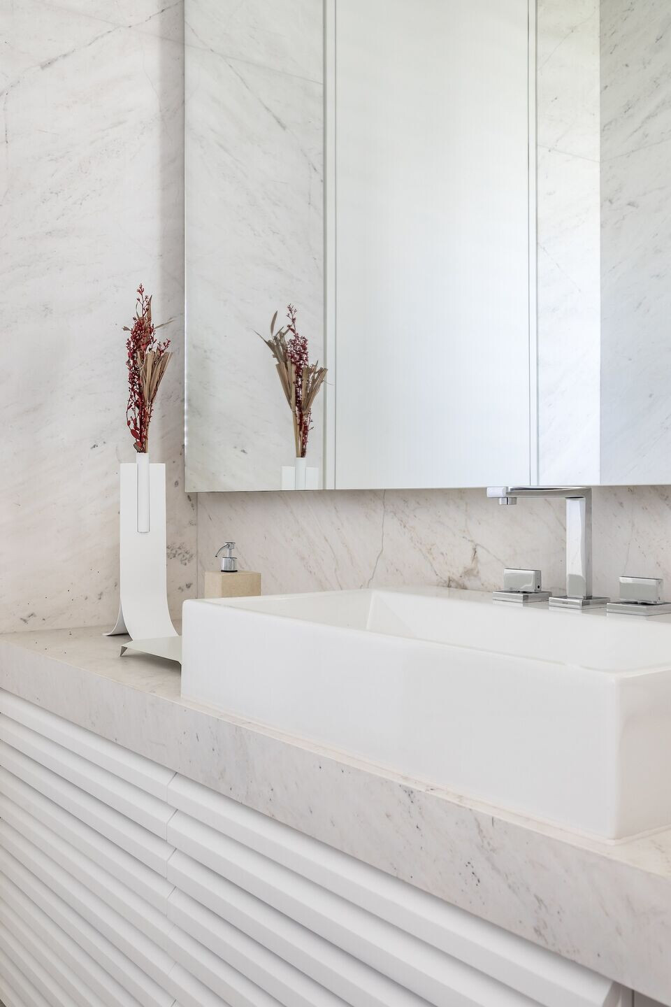https://archello.com/story/110753/attachments/photos-videos/27 photo_credit Eduardo Macarios