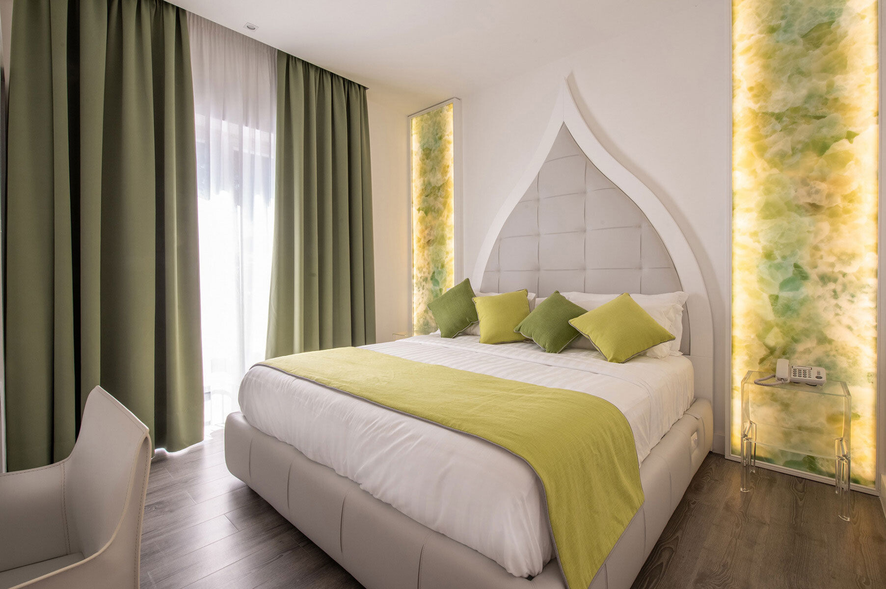 https://archello.com/story/110811/attachments/photos-videos/6 photo_credit Hotel Diamond Suite, www.diamondsuite.it