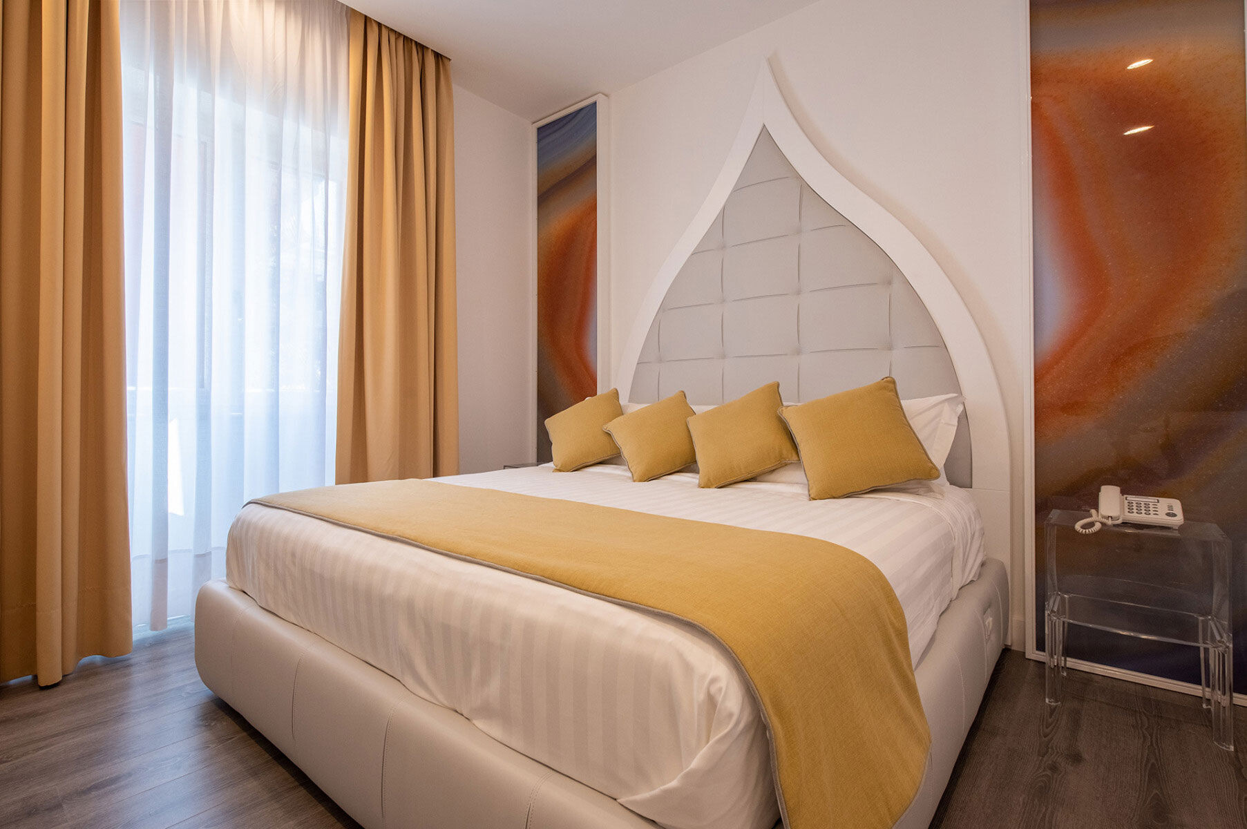 https://archello.com/story/110811/attachments/photos-videos/15 photo_credit Hotel Diamond Suite, www.diamondsuite.it