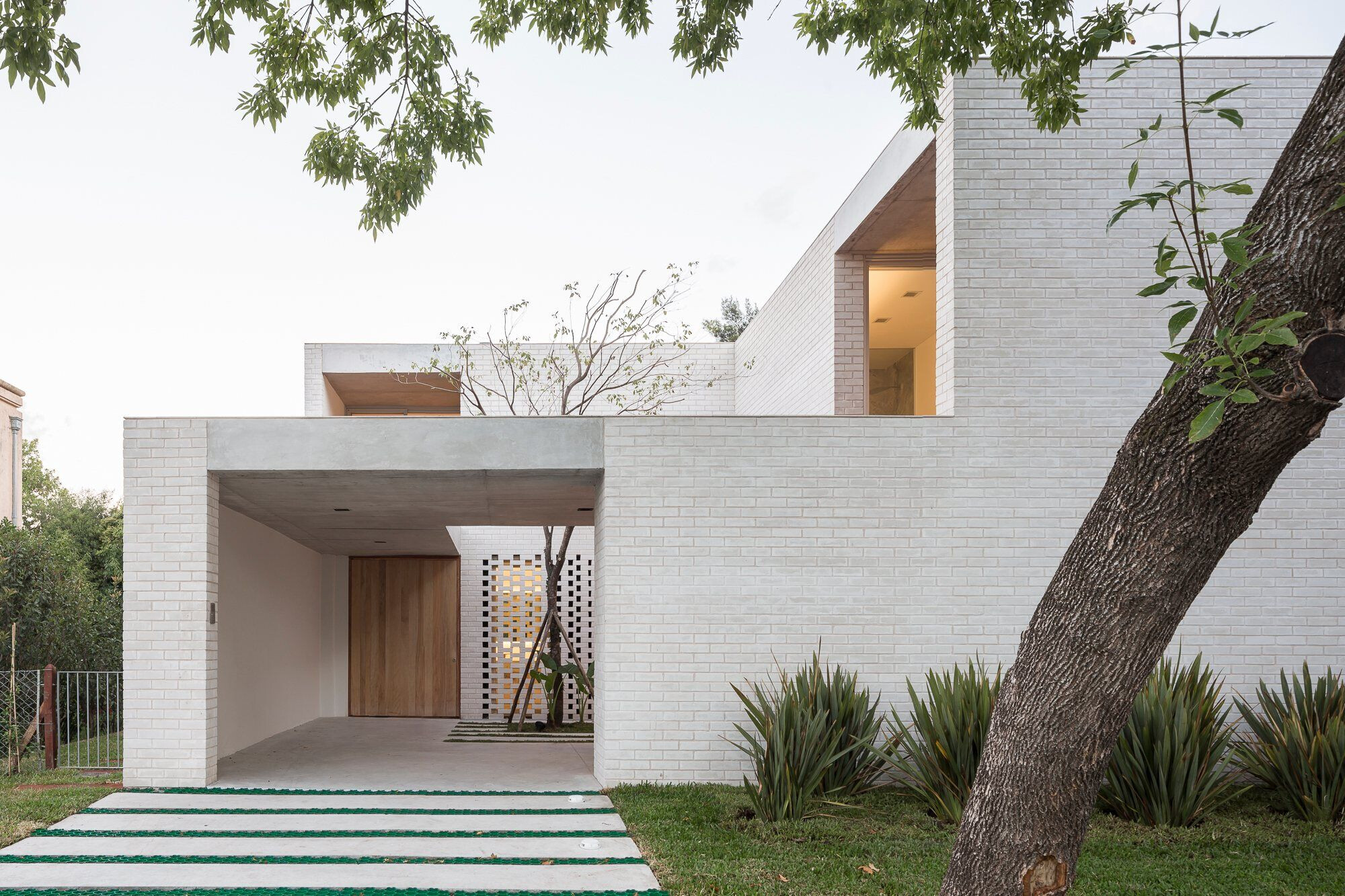 https://archello.com/story/53028/attachments/photos-videos/3 photo_credit Fernando Schapochnik