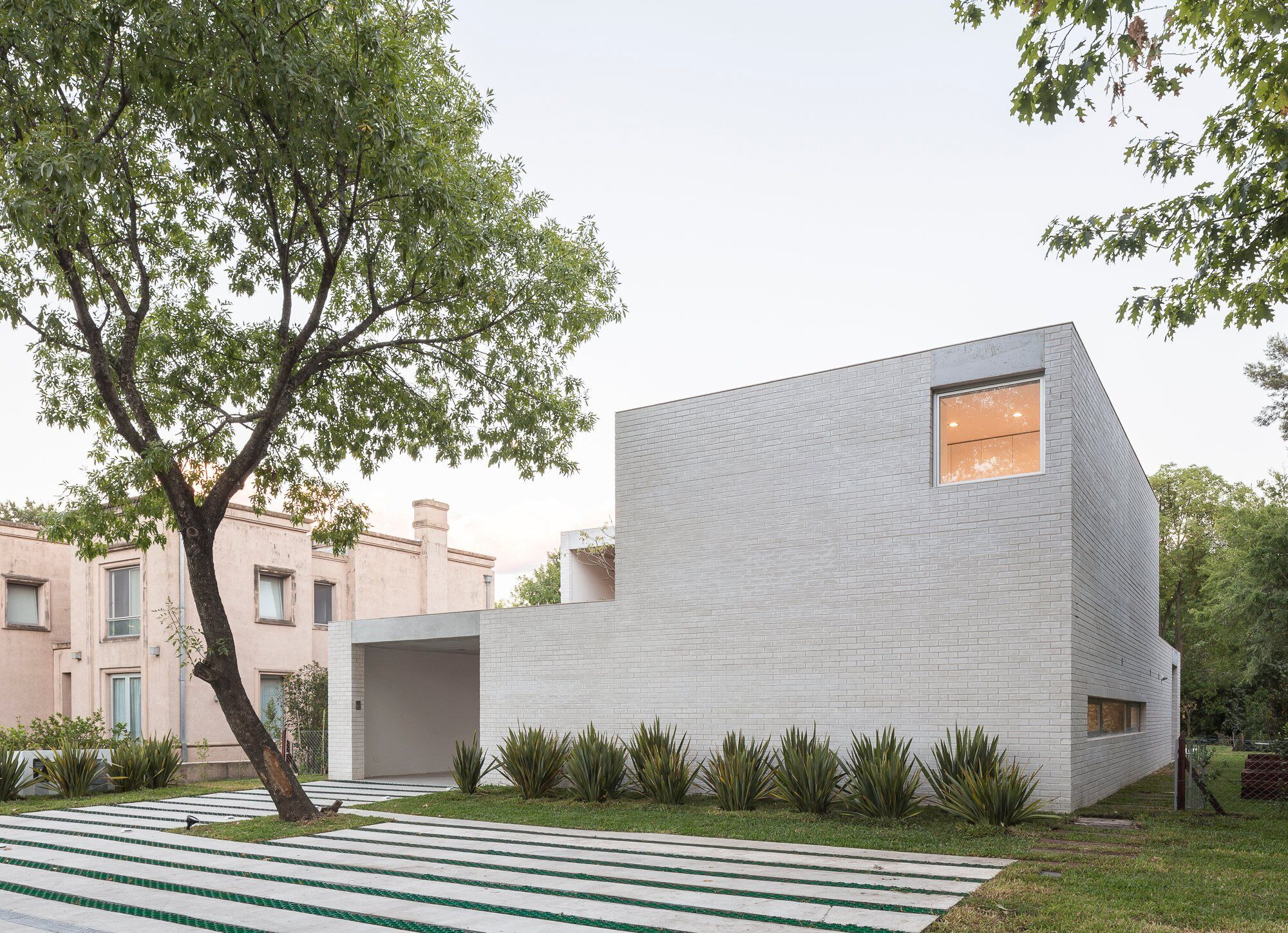 https://archello.com/story/53028/attachments/photos-videos/4 photo_credit Fernando Schapochnik