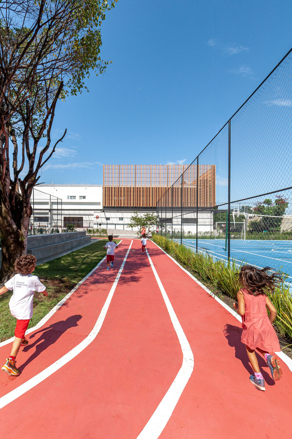 https://archello.com/story/111051/attachments/photos-videos/26 photo_credit Hugo Chinaglia