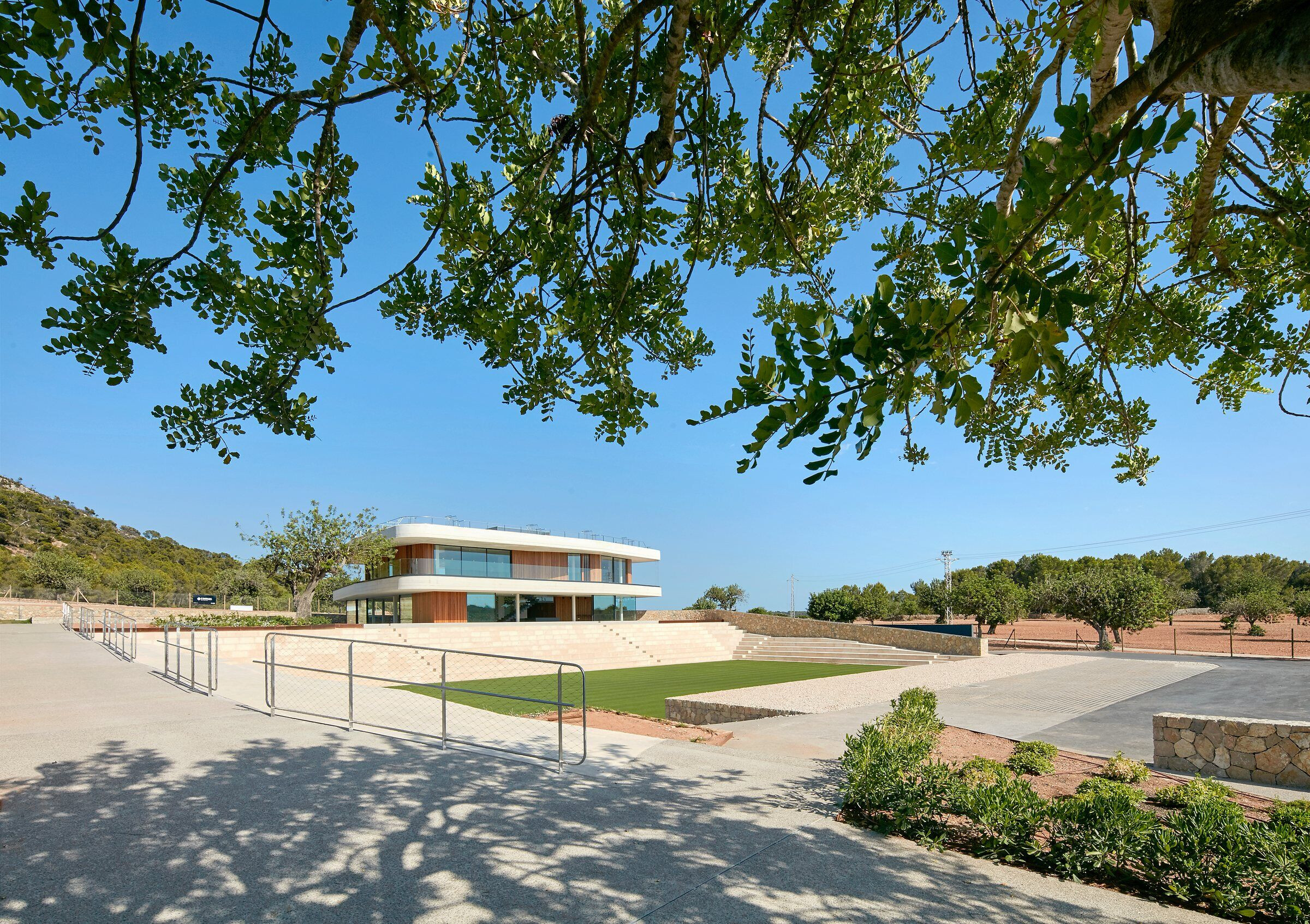 https://archello.com/story/49803/attachments/photos-videos/3 photo_credit José Hevia Photography