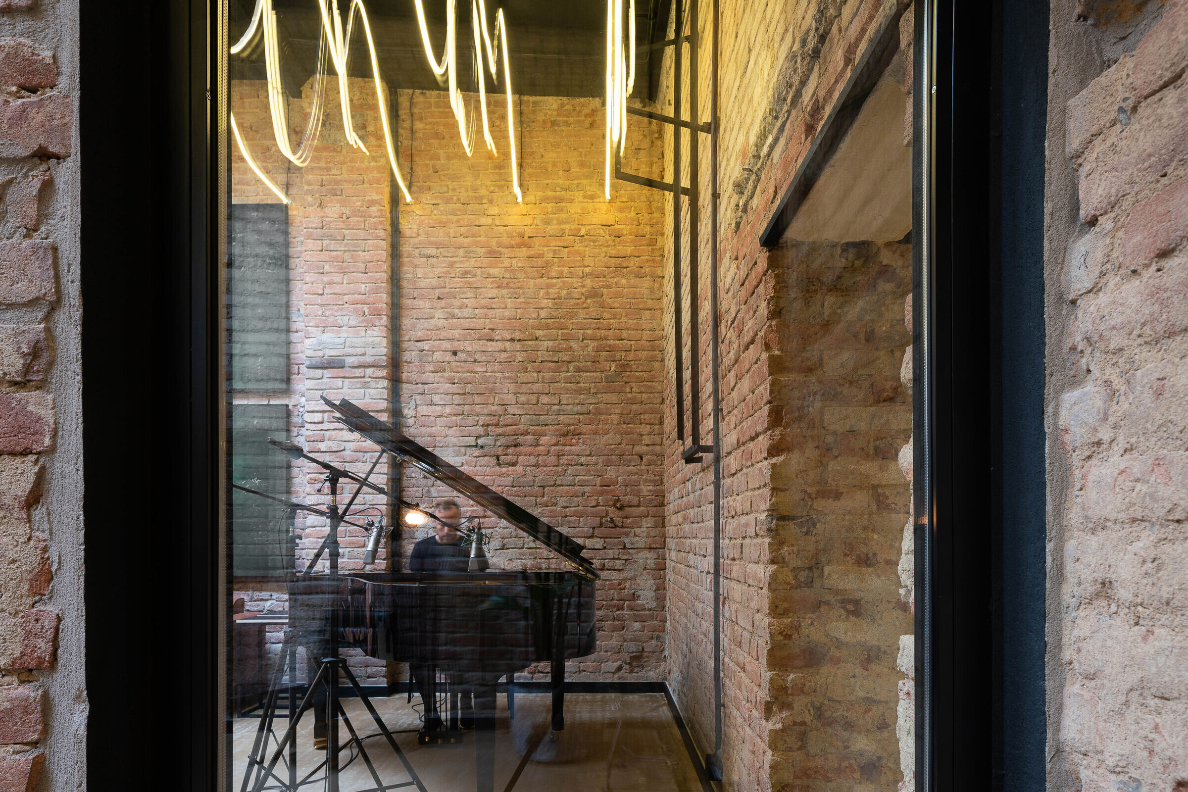 https://archello.com/story/111373/attachments/photos-videos/12 photo_credit Alex Shoots Buildings