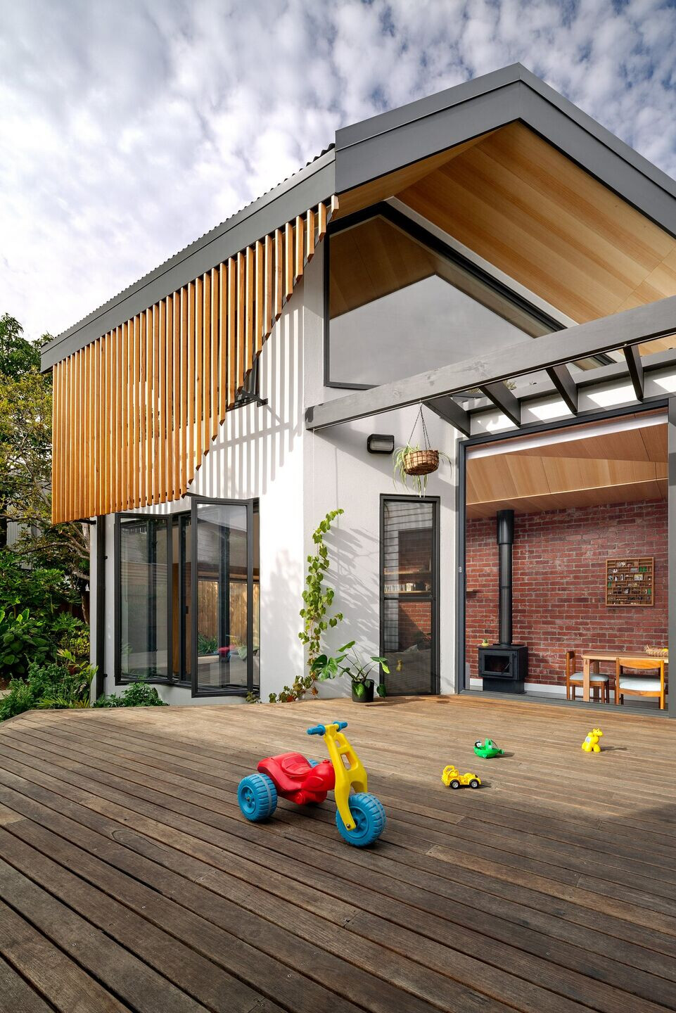 https://archello.com/story/111366/attachments/photos-videos/3 photo_credit Emma Cross