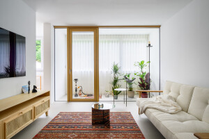 Apartment with a tropical garden