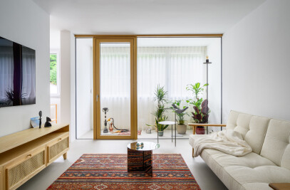 Apartment with a tropical garden