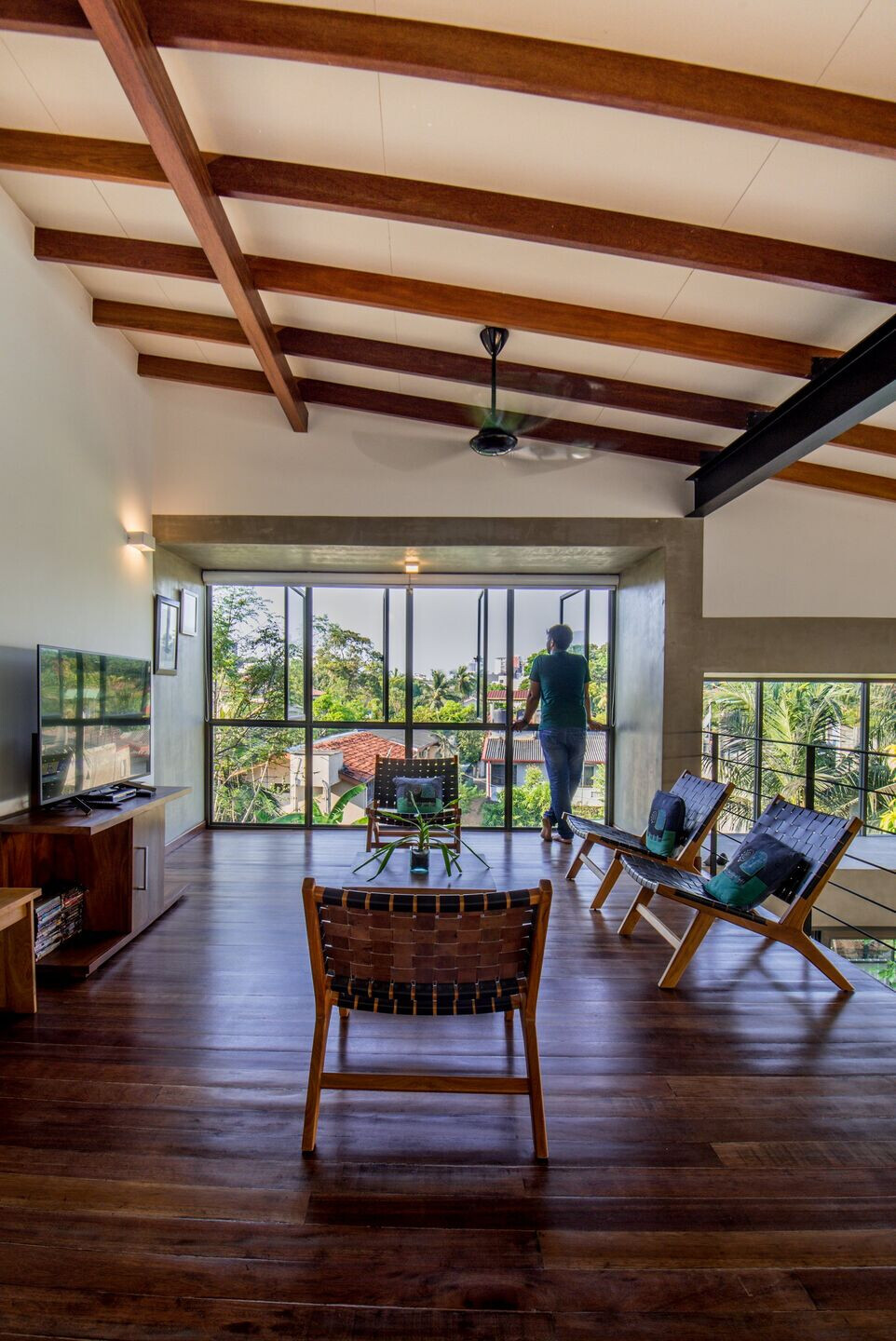 https://archello.com/story/111512/attachments/photos-videos/10 photo_credit Dineth Kottahatchchi