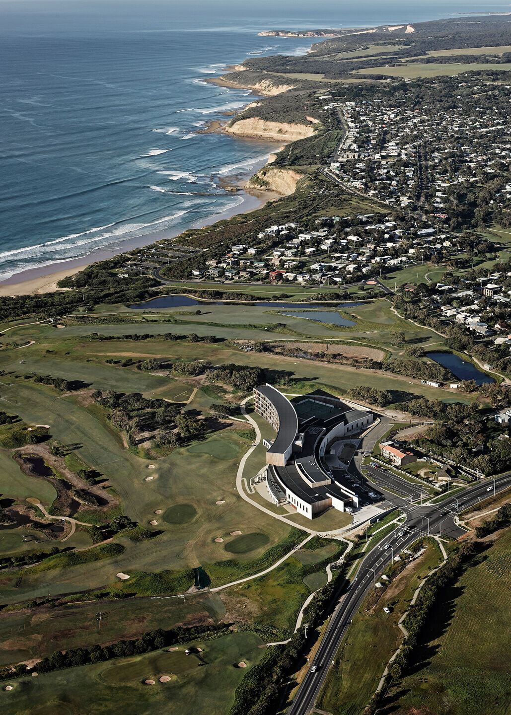 https://archello.com/story/111509/attachments/photos-videos/3 photo_credit Peter Bennetts