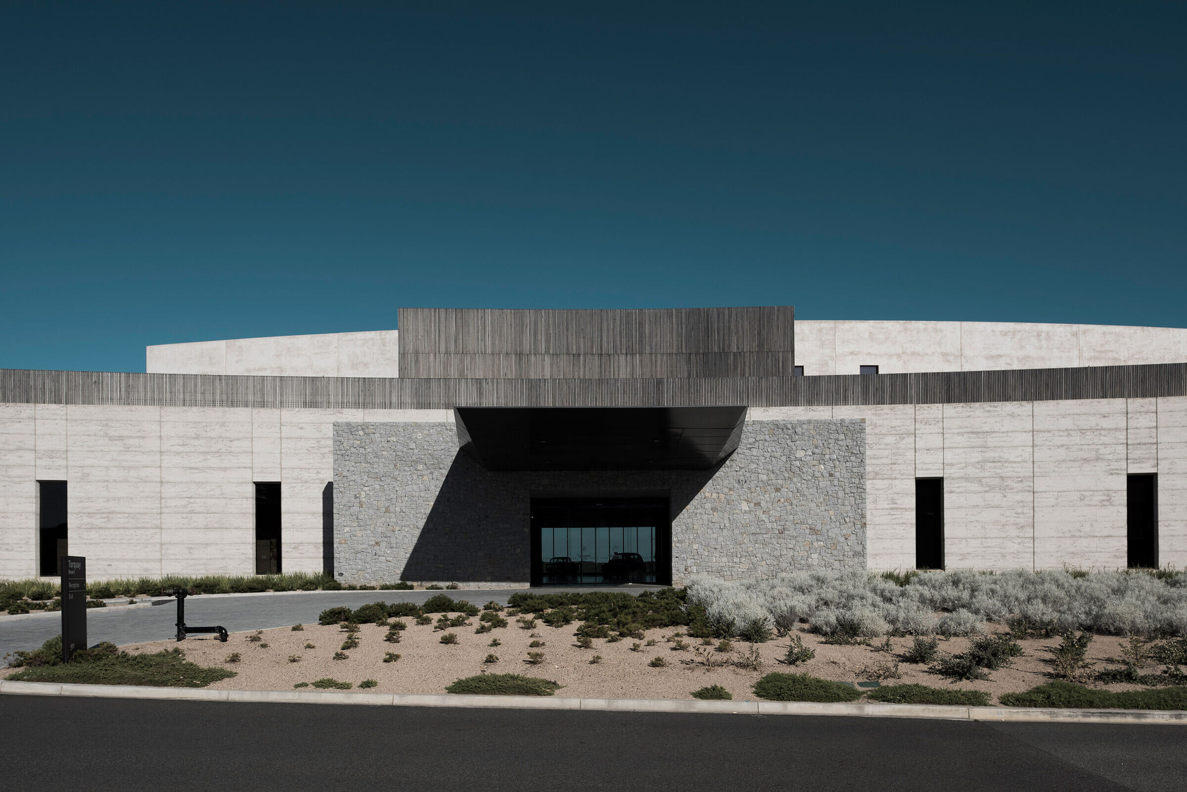 https://archello.com/story/111509/attachments/photos-videos/12 photo_credit Tom Blachford