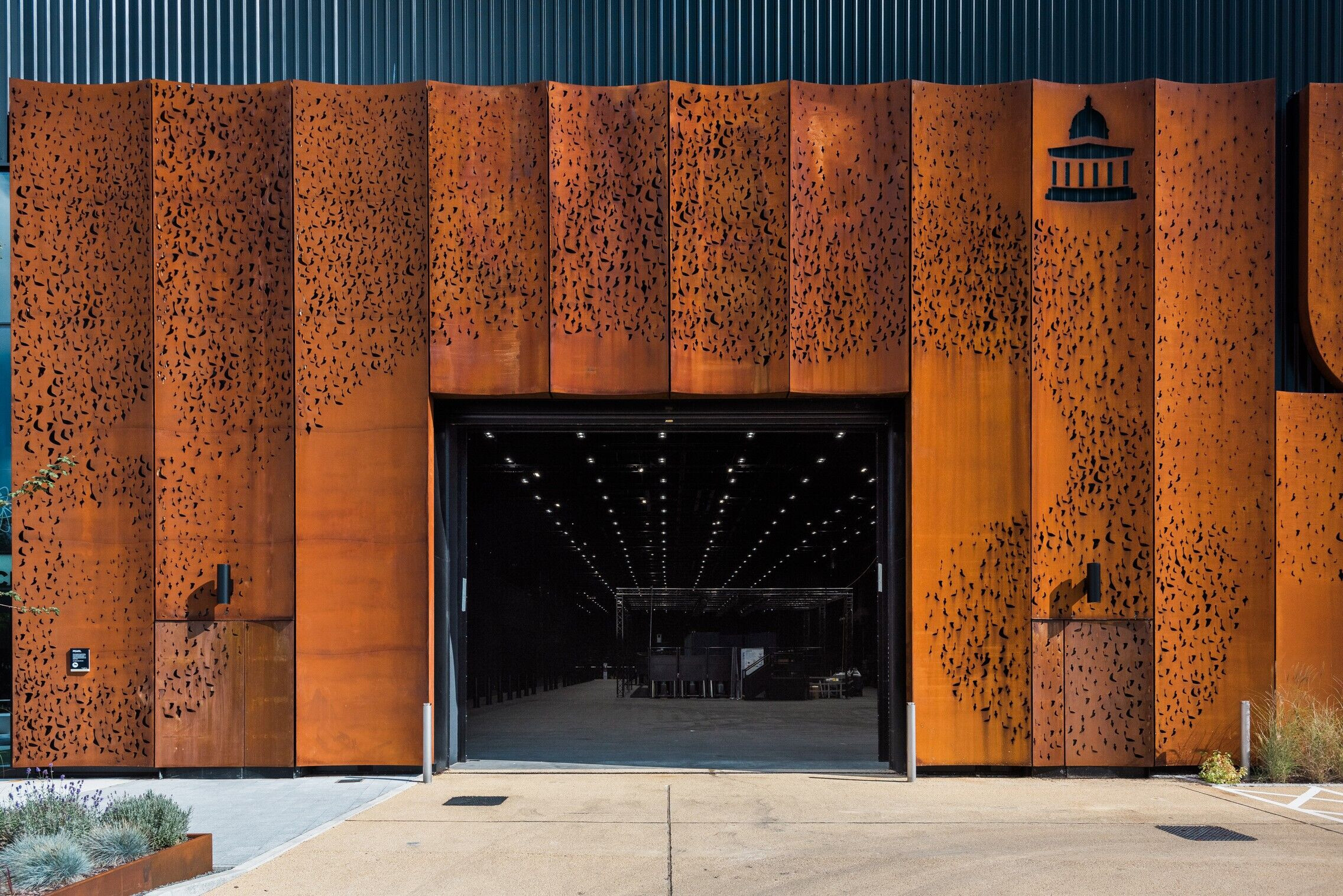 https://archello.com/story/111640/attachments/photos-videos/3 photo_credit James Tye