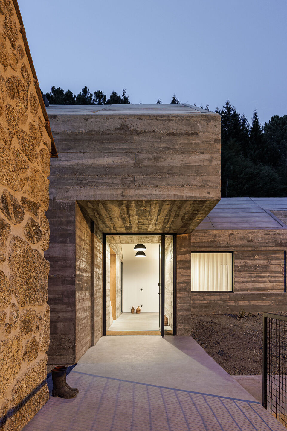 https://archello.com/story/111676/attachments/photos-videos/16 photo_credit Ivo Tavares Studio