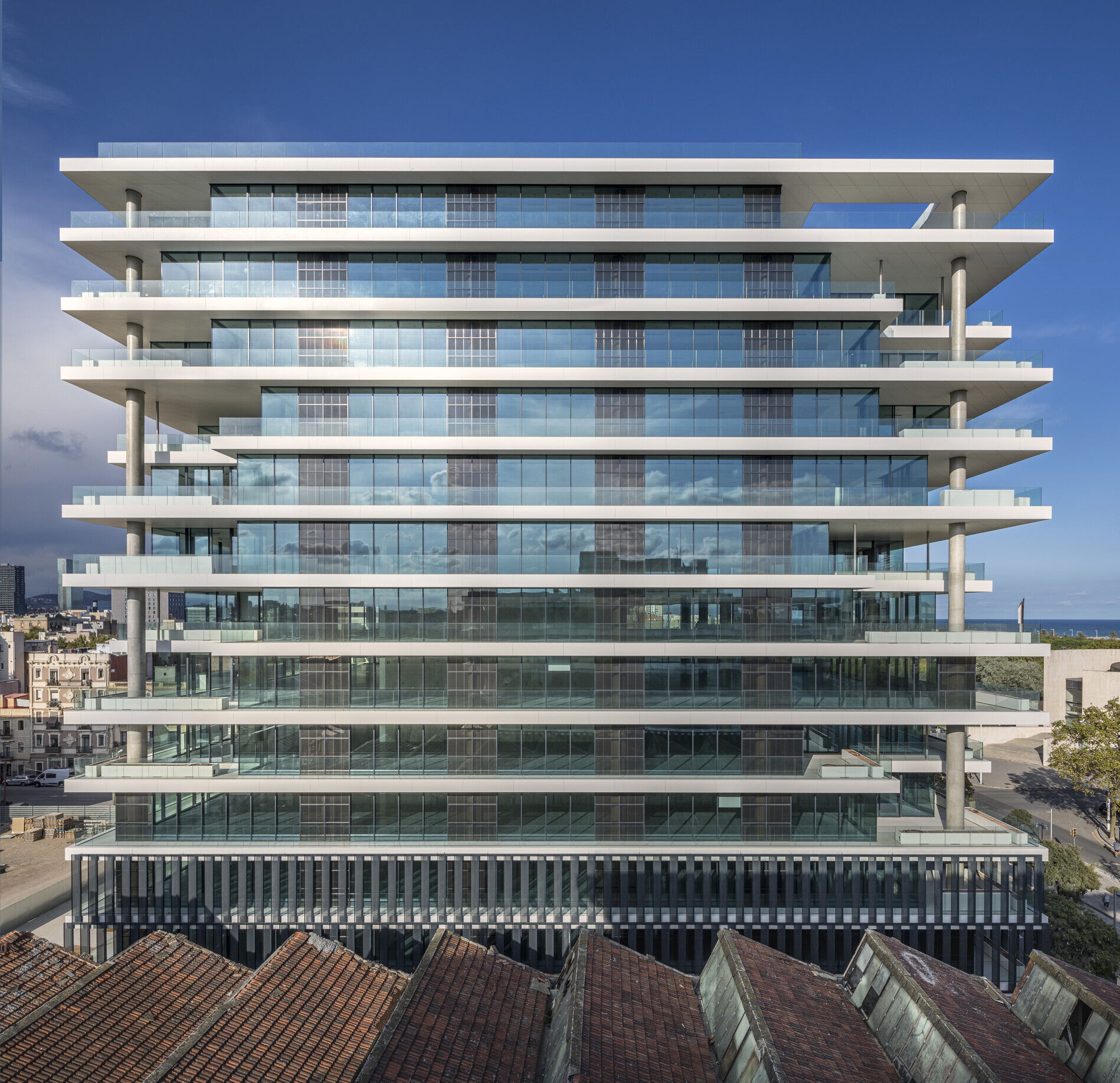 photo_credit SeaTowers office Building by GCA Architects - © Photo: Rafael Vargas