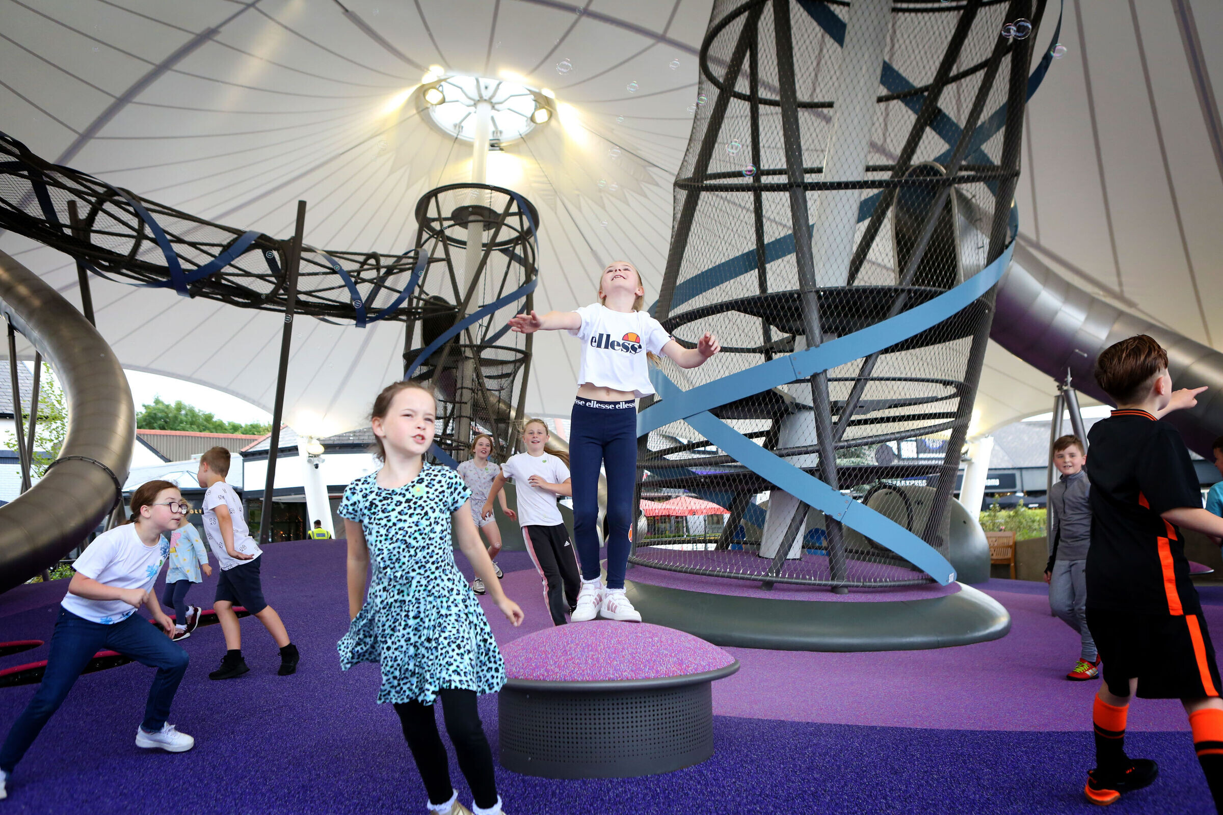 https://archello.com/story/111775/attachments/photos-videos/9 photo_credit (9) © Carve_Cheshire Oaks Designer Outlet_photo Passion learning