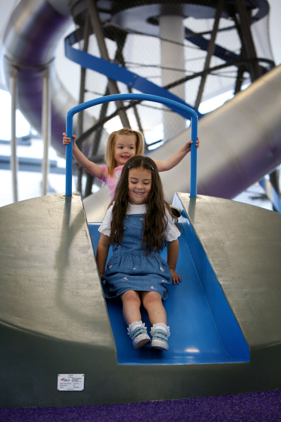https://archello.com/story/111775/attachments/photos-videos/14 photo_credit (14) © Carve_Cheshire Oaks Designer Outlet_photo Cheshire Oaks
