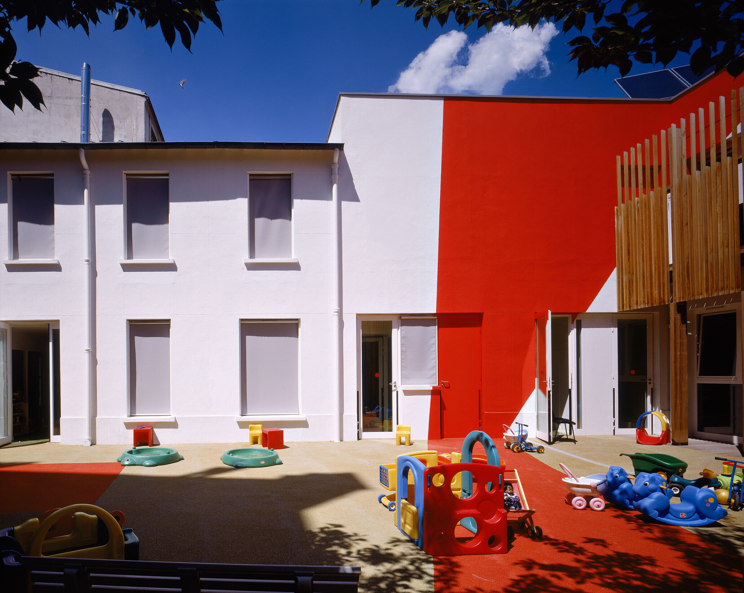https://archello.com/story/111906/attachments/photos-videos/3 photo_credit Jean-Marie Monthiers