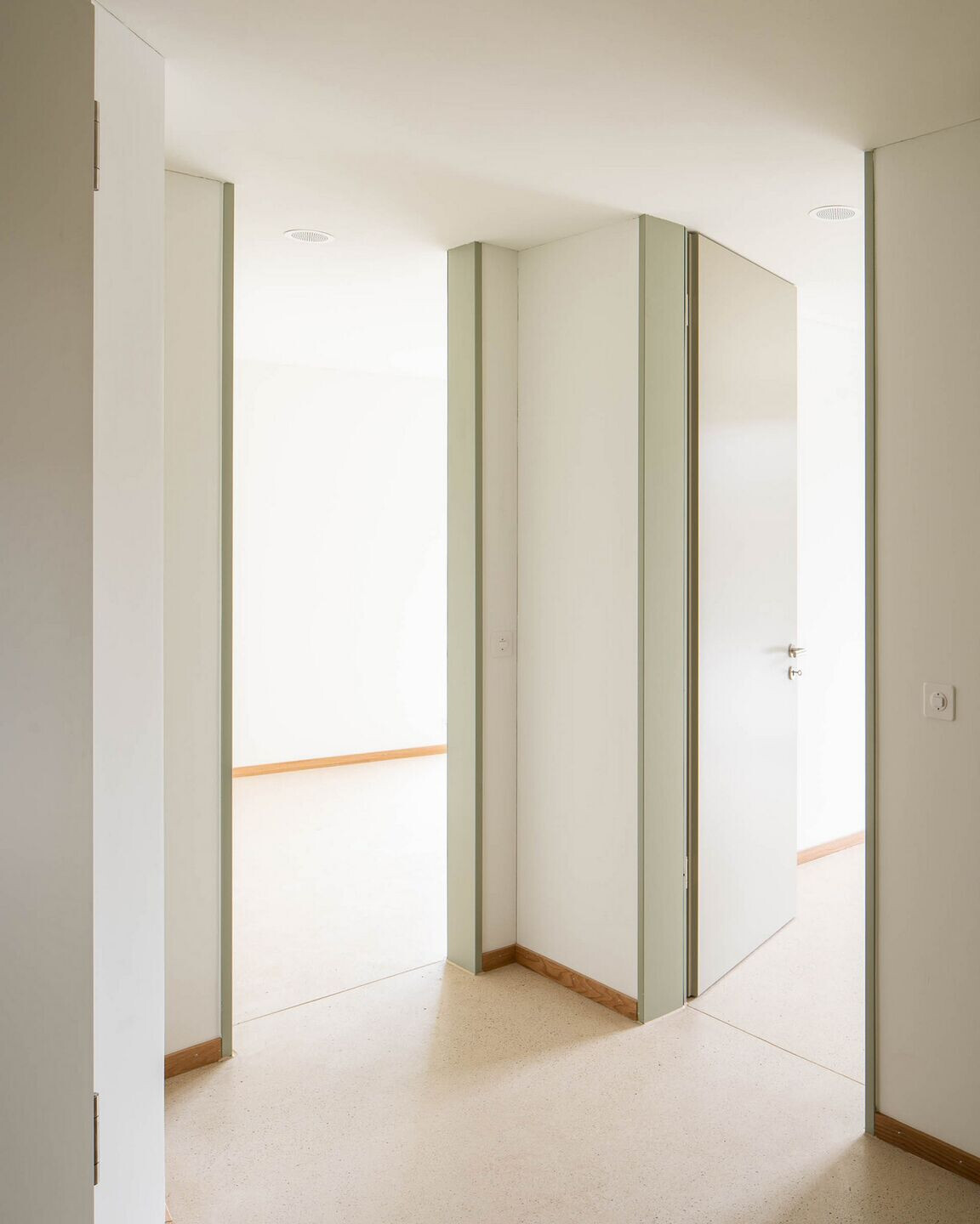 https://archello.com/story/111900/attachments/photos-videos/4 photo_credit Roman Keller